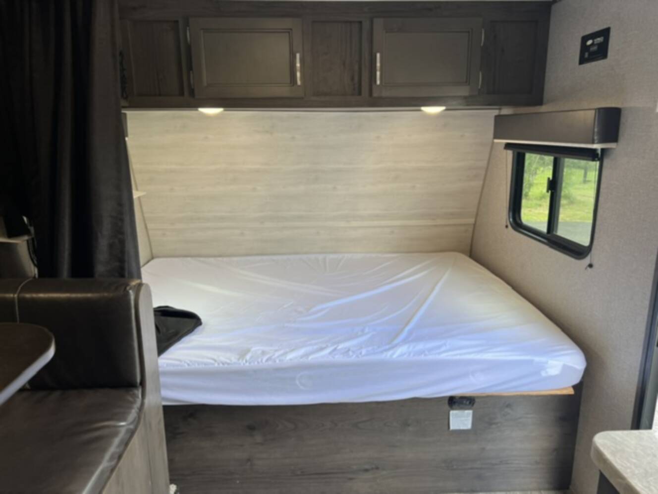 A photo of this 2021 Jayco JAY FLIGHT SLX 184BS