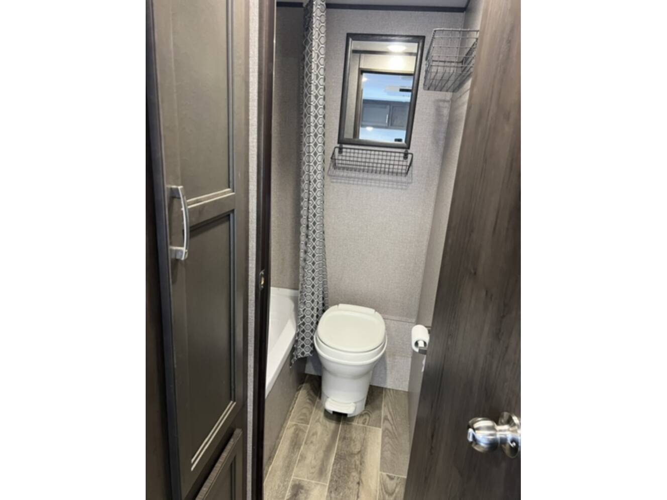 A photo of this 2021 Jayco JAY FLIGHT SLX 184BS