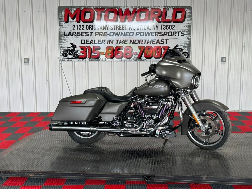 2018 Harley-Davidson Street Glide® in Utica, NY