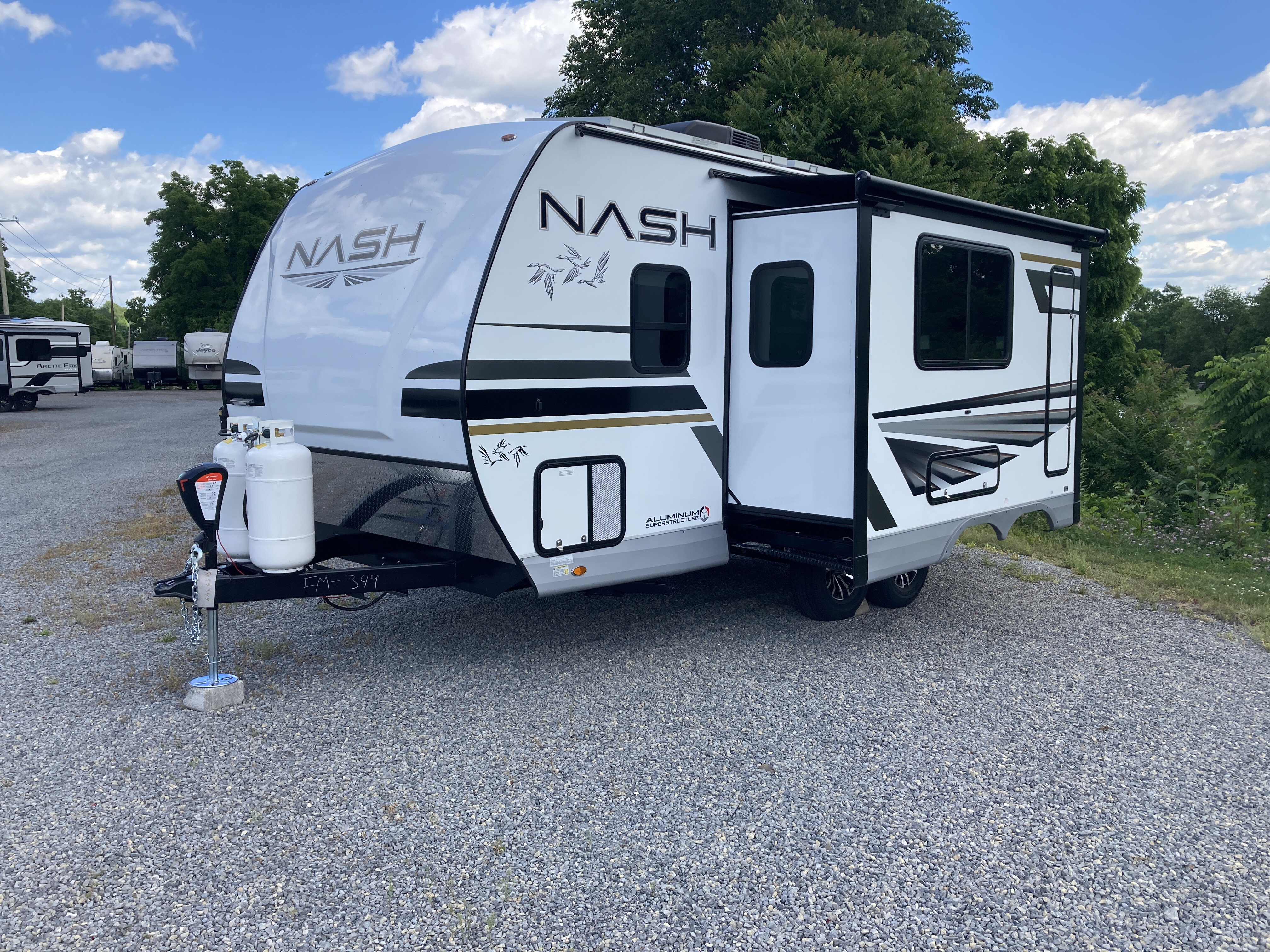 2027 Northwood Nash 18FM in west milton PA