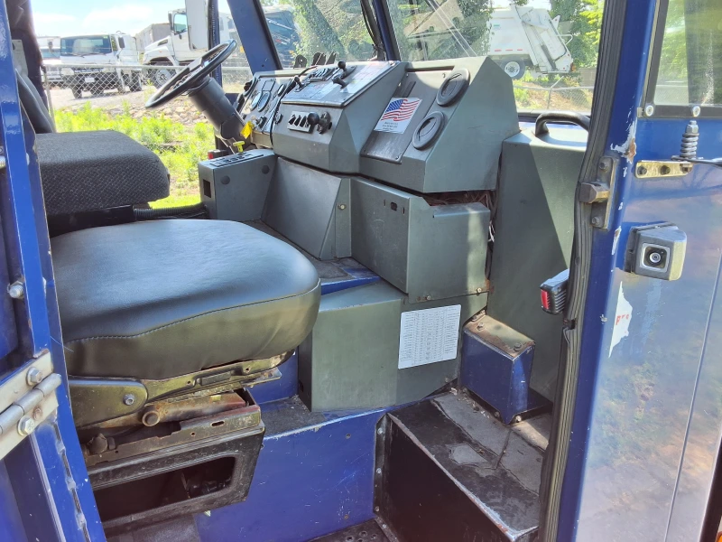 2017 CRANE CARRIER LET2 CC