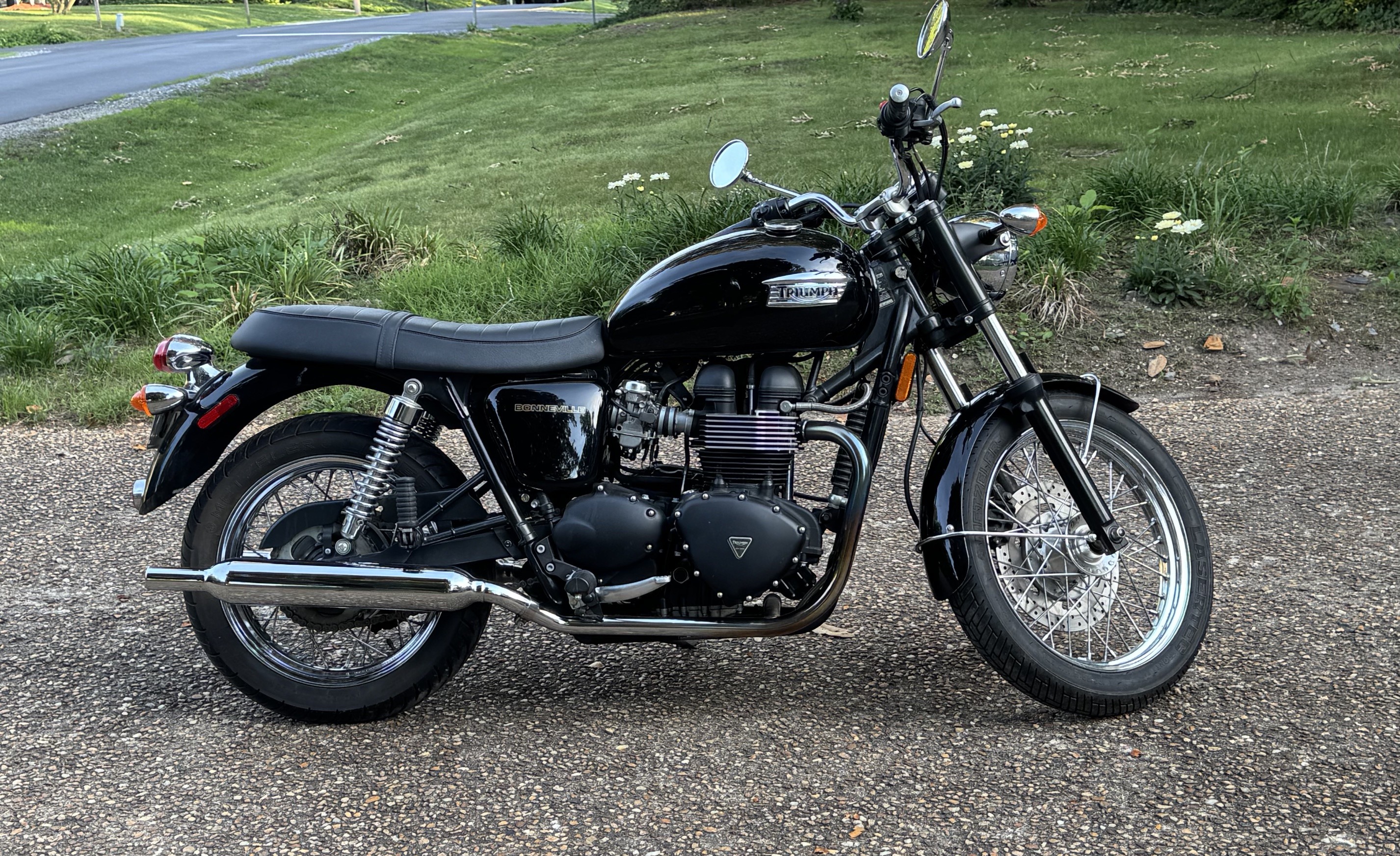 2008 Triumph BONNEVILLE BLACK Standard motorcycle