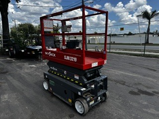SKYJACK SJ3219 in Tampa, FL