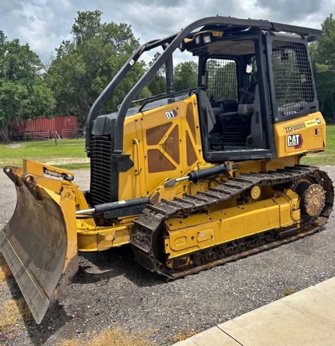 2021 CATERPILLAR D1 in Lawtey, FL