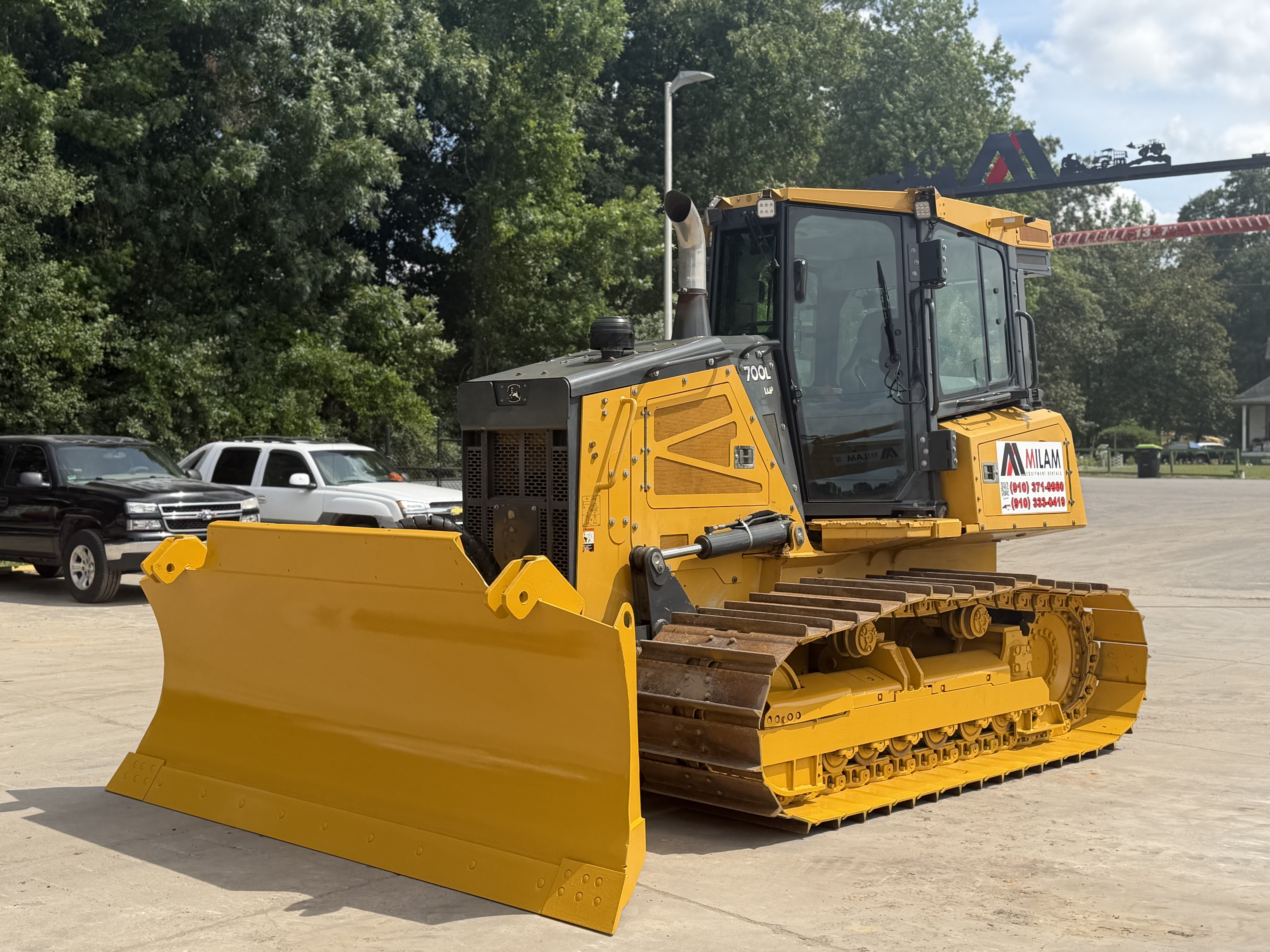 2022 DEERE 700L LGP in Leland, NC