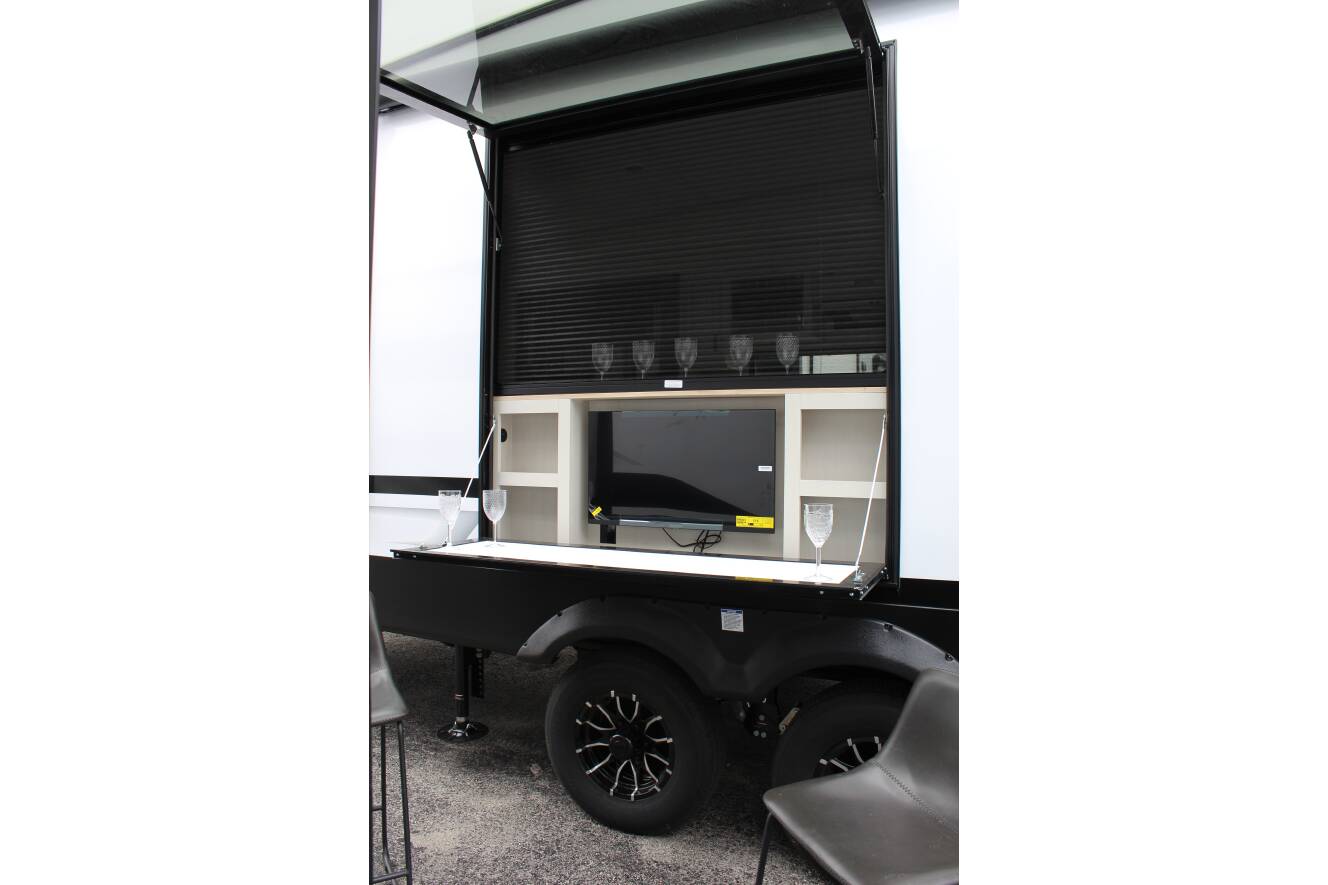 A photo of this 2027 Coachmen CHAPARRAL LITE 27BAR