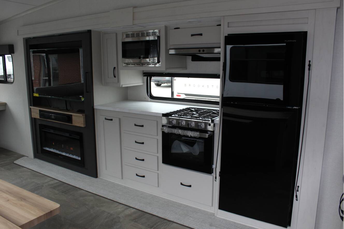 A photo of this 2027 Coachmen CHAPARRAL LITE 27BAR
