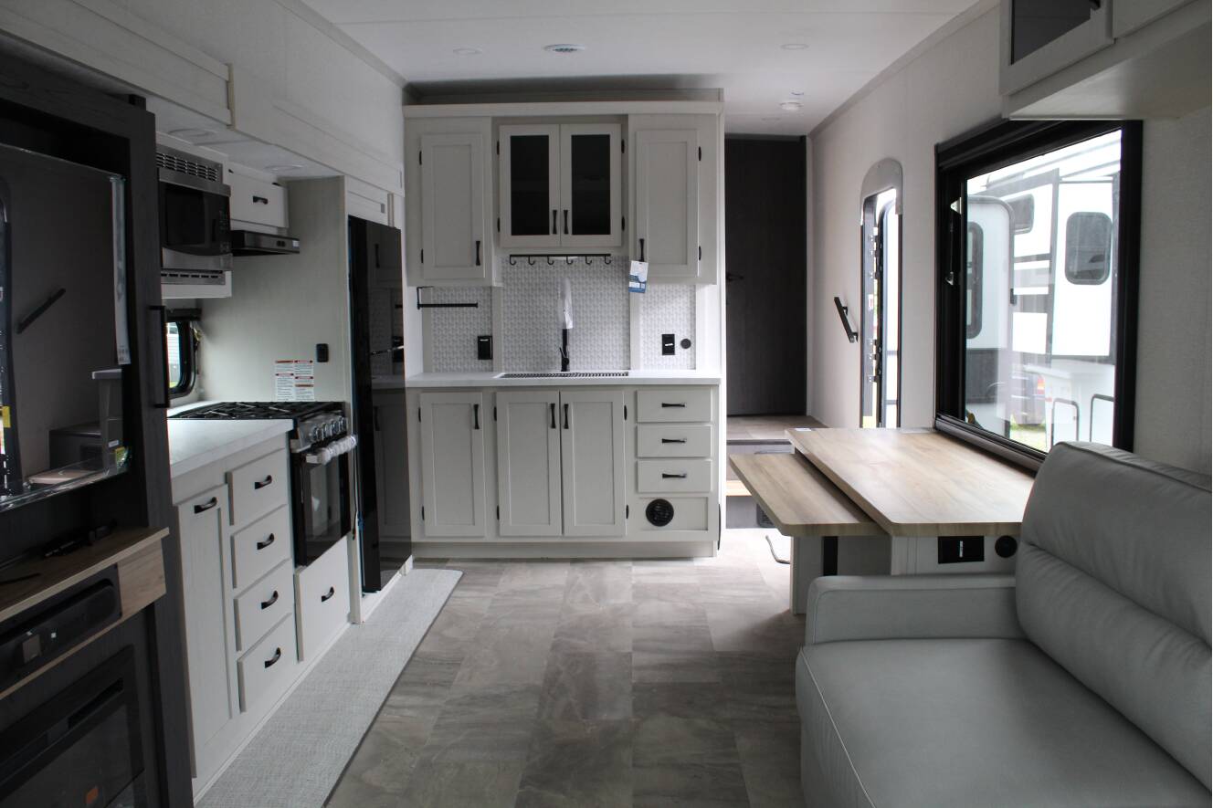 A photo of this 2027 Coachmen CHAPARRAL LITE 27BAR