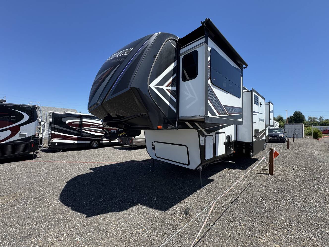 A photo of this 2018 Grand Design MOMENTUM 376TH