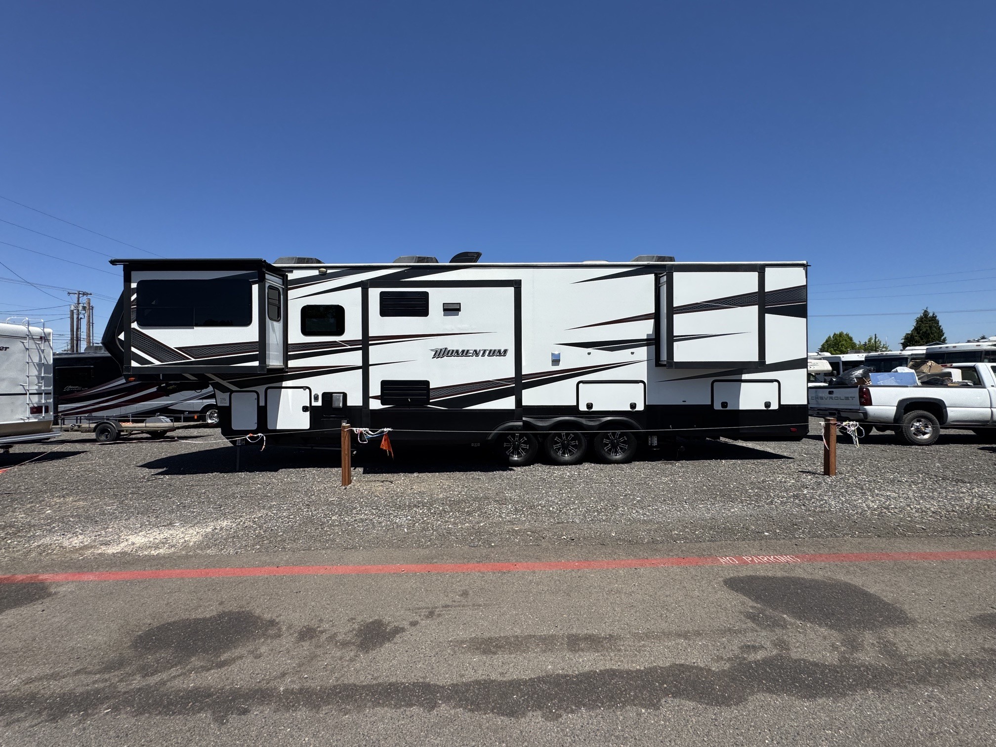 2018 Grand Design MOMENTUM 376TH in gresham OR