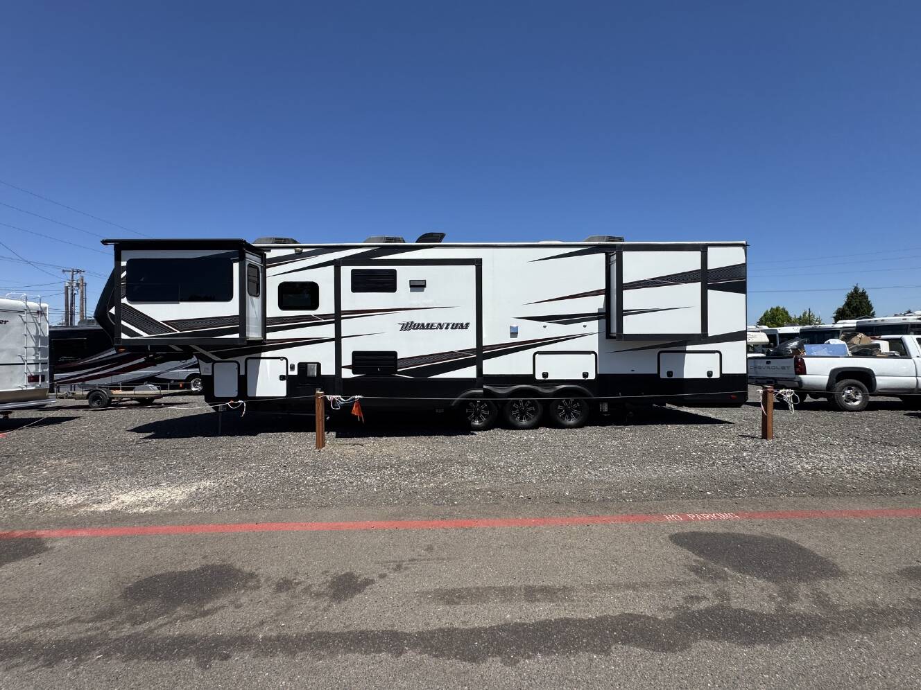 A photo of this 2018 Grand Design MOMENTUM 376TH