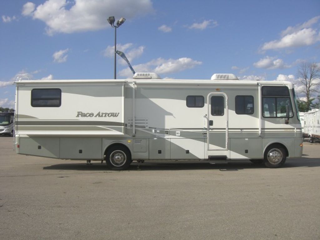 2003 Fleetwood Pace Arrow 36R in dexter MI