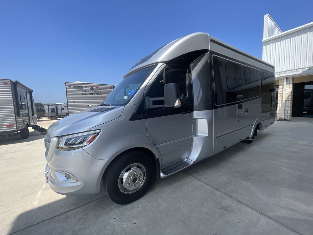 2022 Leisure Travel Vans Unity U24RL in boerne TX