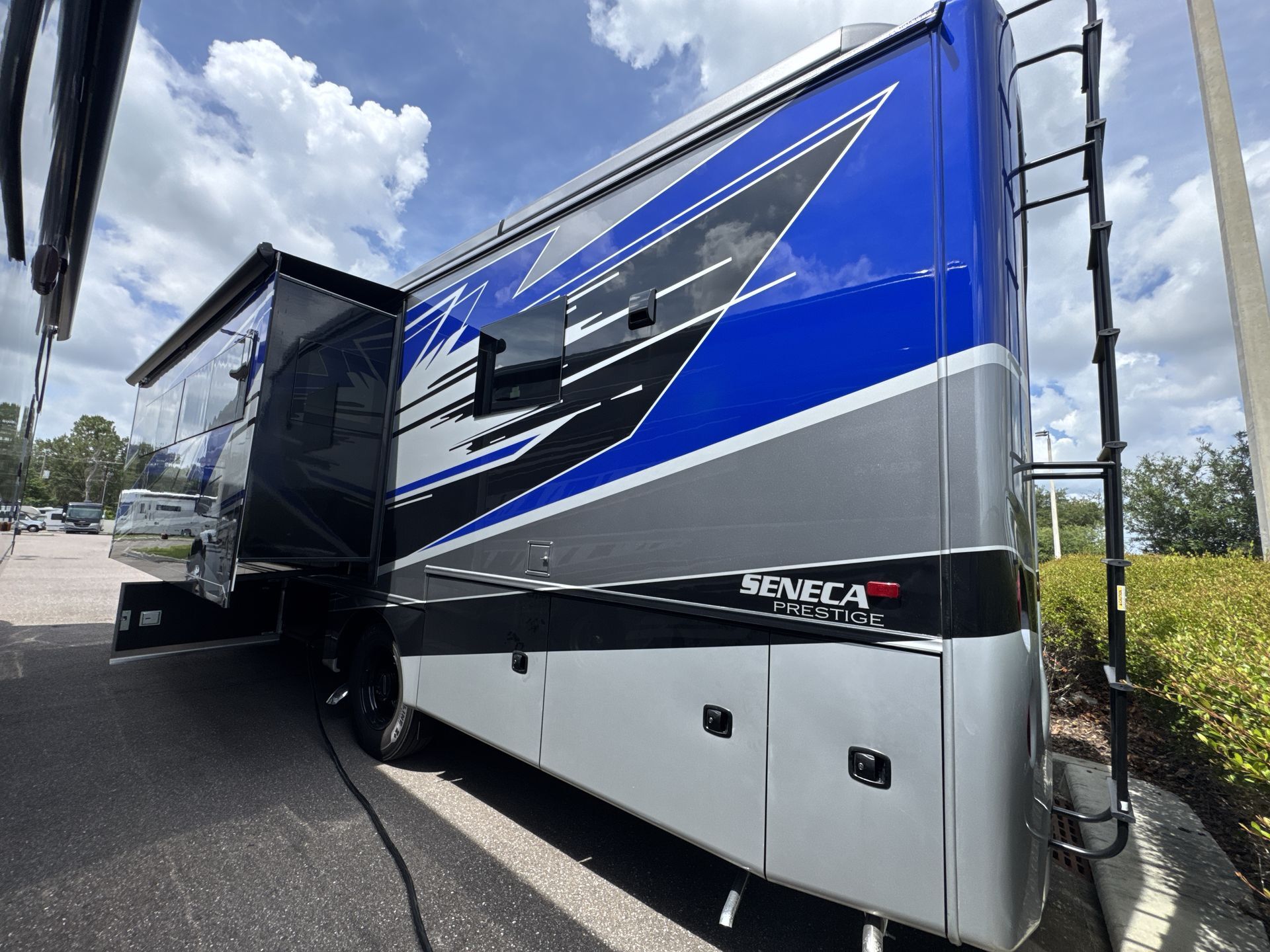 2027 Jayco Seneca Prestige 37K in dover FL