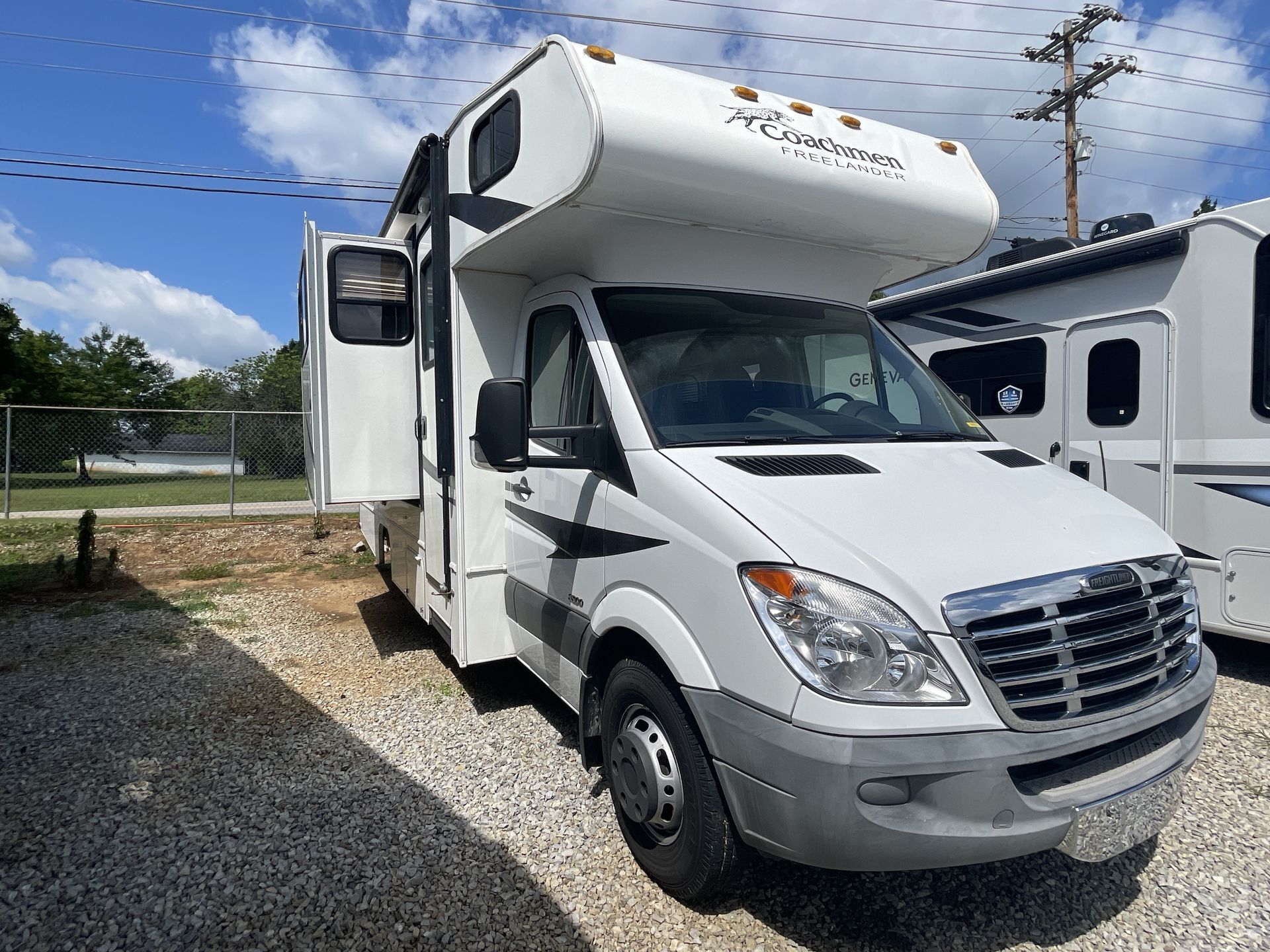 2011 Coachmen Freelander 2100CB in alcoa TN