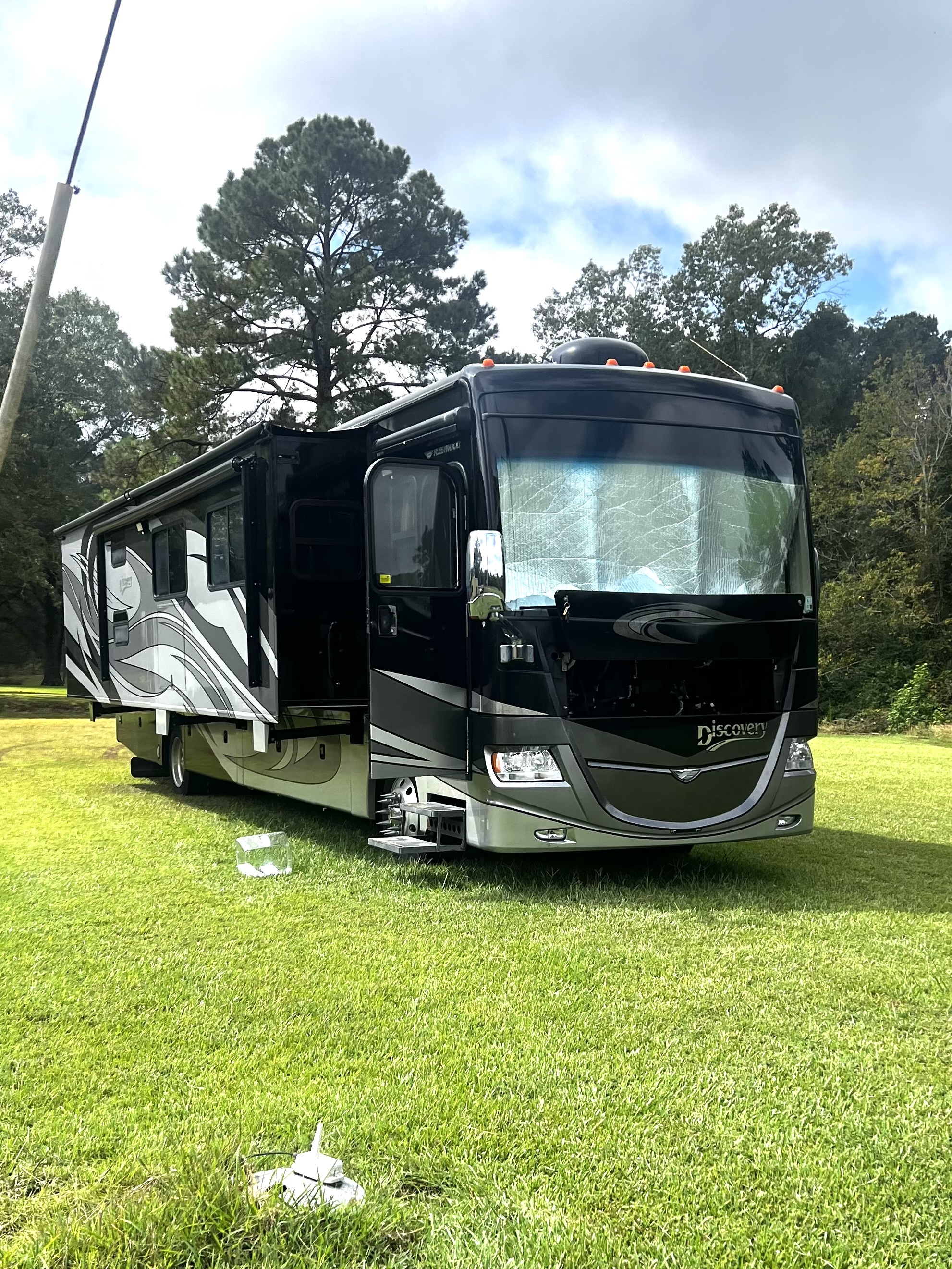 2010 Fleetwood DISCOVERY 40G RV