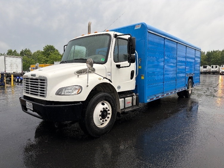 2017 FREIGHTLINER BUSINESS CLASS M2 106 in Manassas, VA