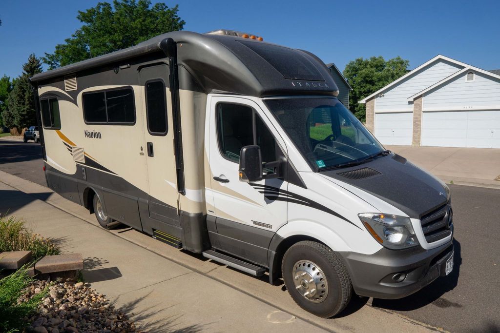 2015 Itasca Navion IQ 24G in thornton CO