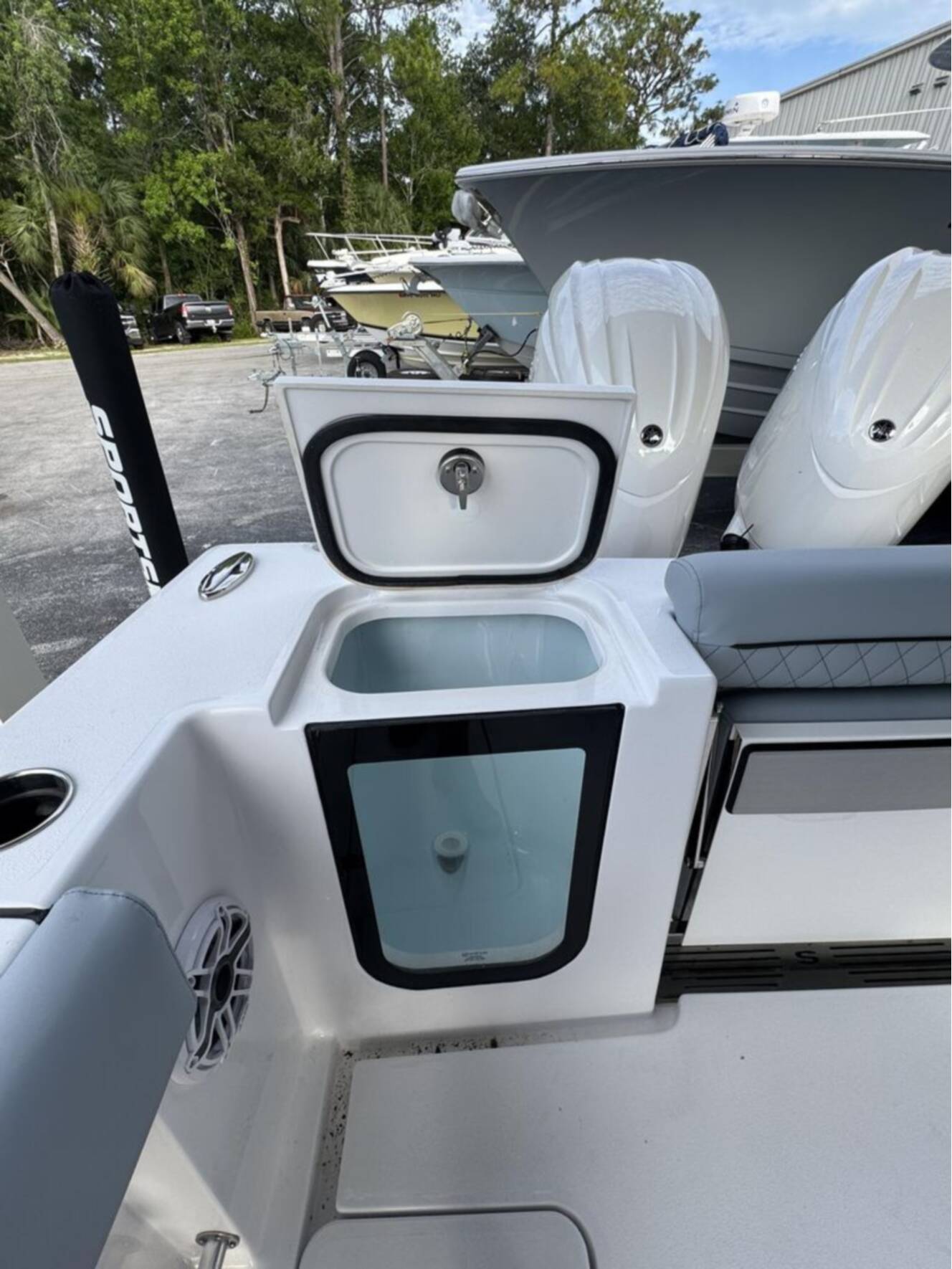 A photo of this 2026 Sportsman Open 252 Center Console