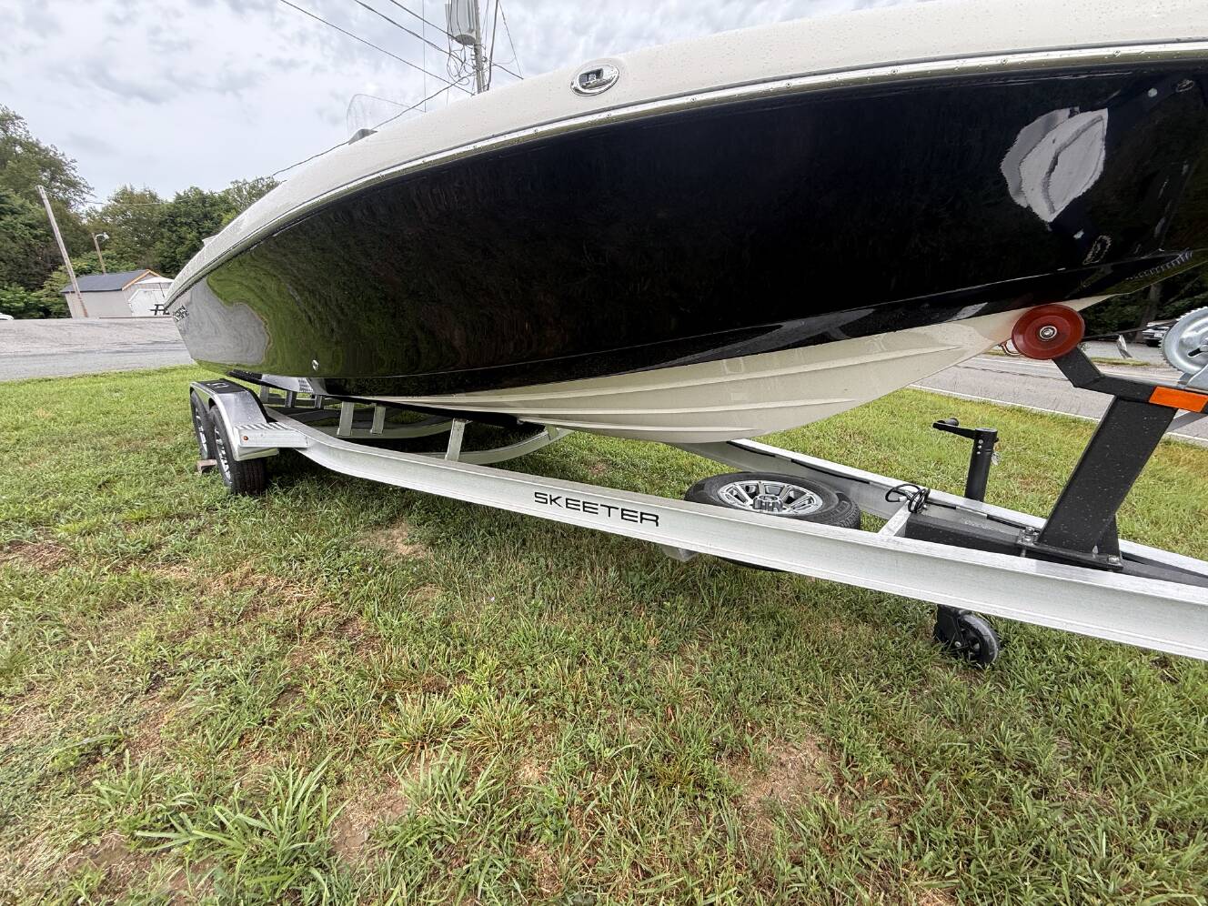 A photo of this 2026 Skeeter SX Series SX2350