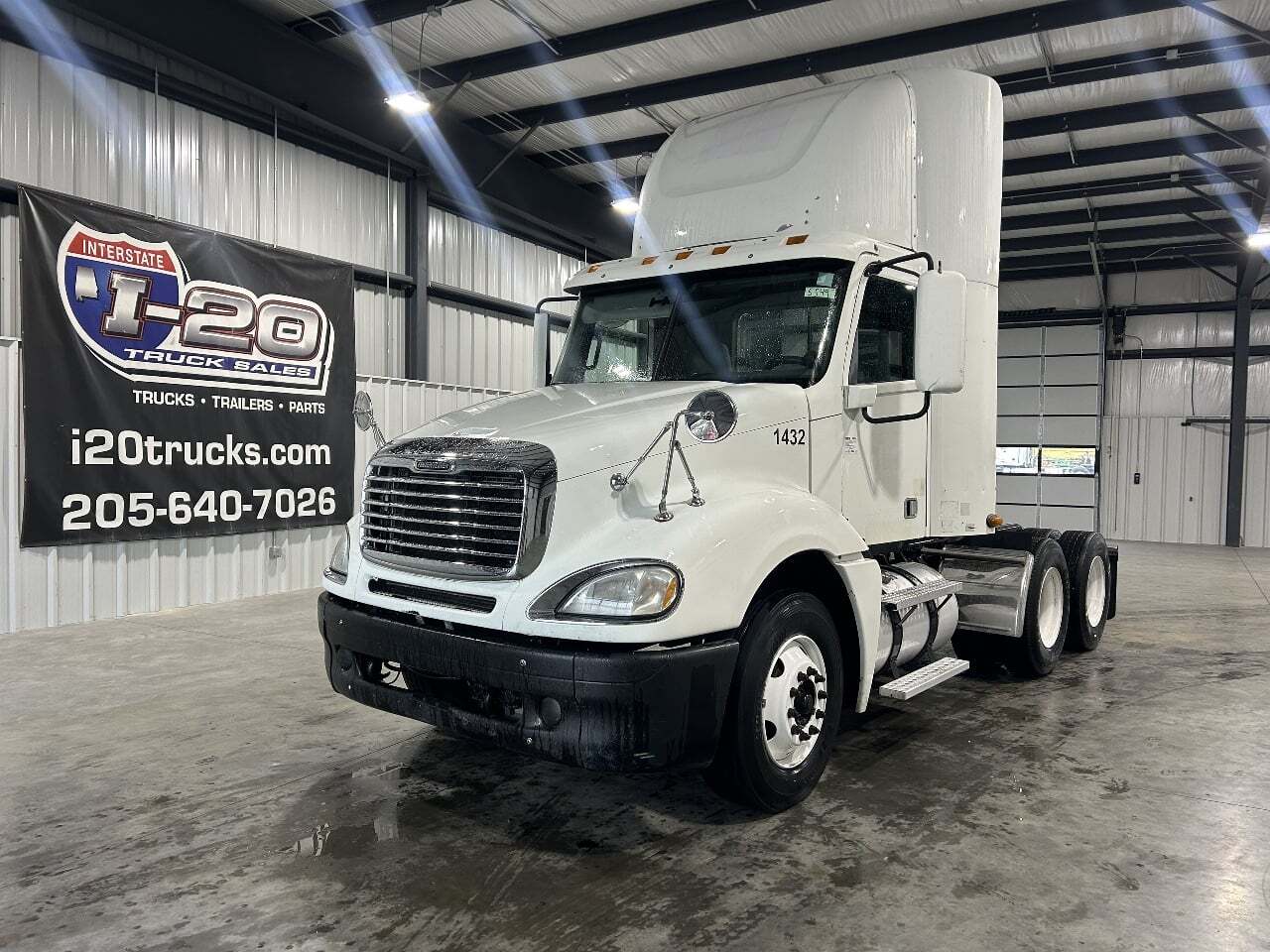 2014 FREIGHTLINER COLUMBIA in Pell City, AL