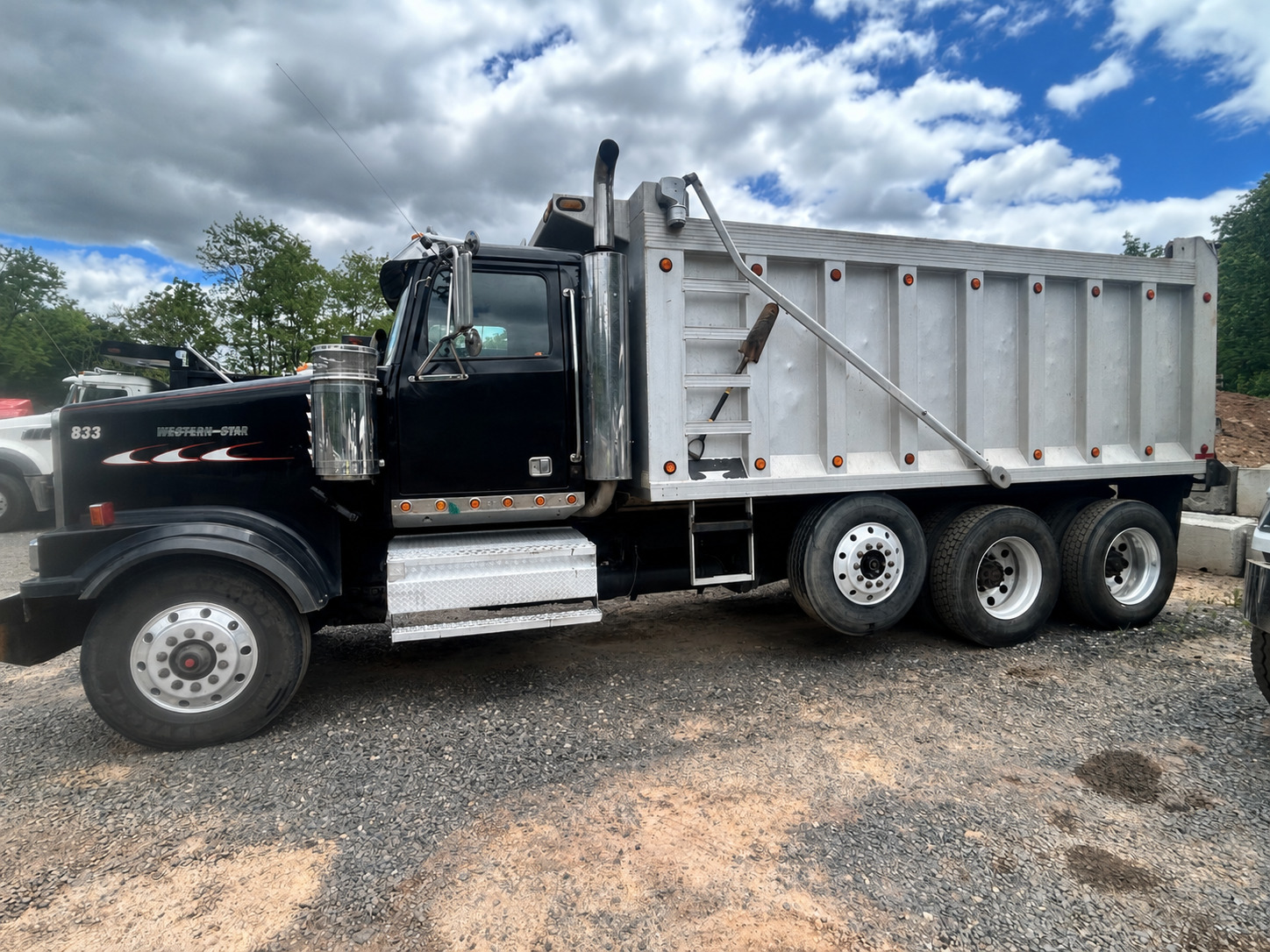 2007 WESTERN STAR 4900FA in Sellersville, PA