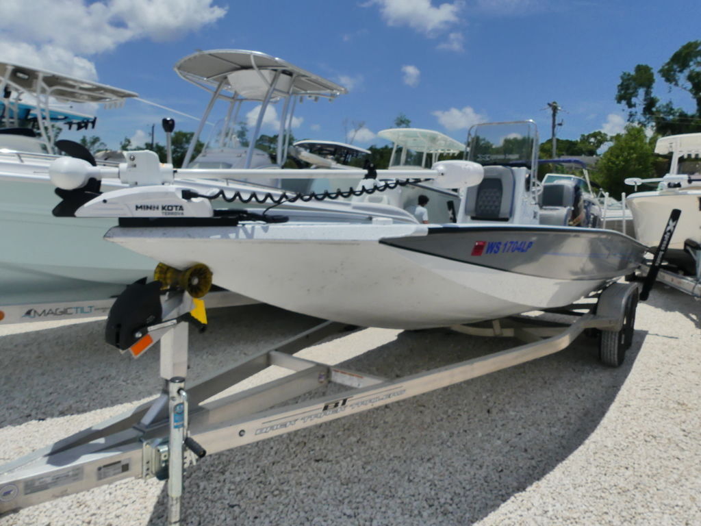 2024 Xpress H22B W/ YAMAHA F150LB in bradenton FL