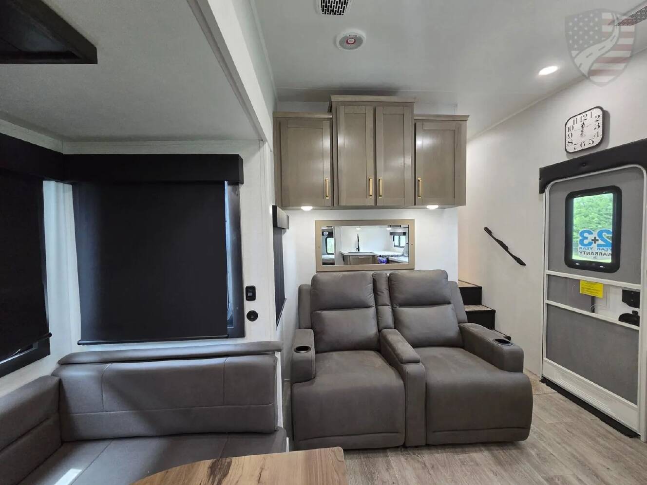 A photo of this 2027 Jayco Eagle 29DDB