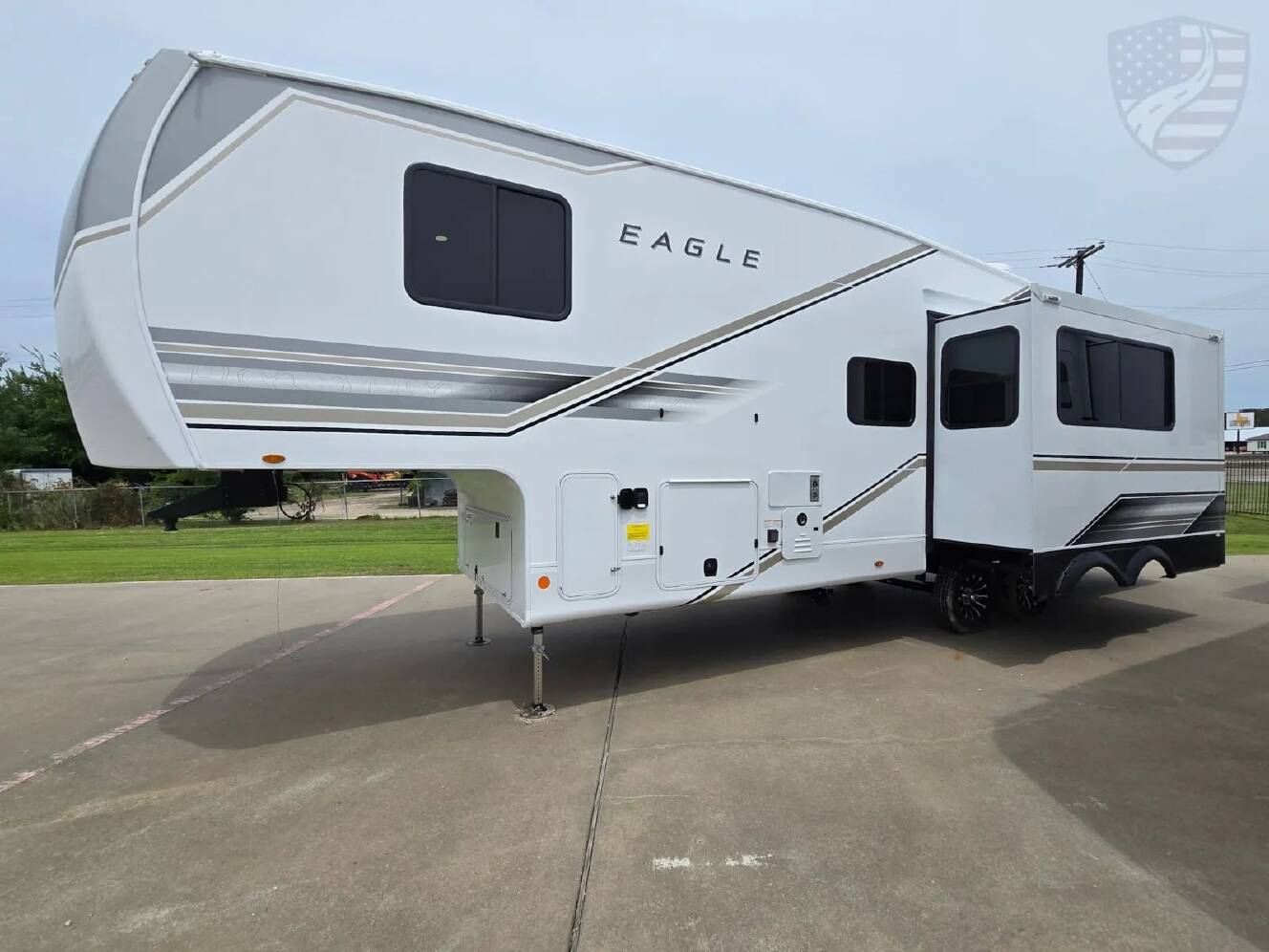 A photo of this 2027 Jayco Eagle 29DDB