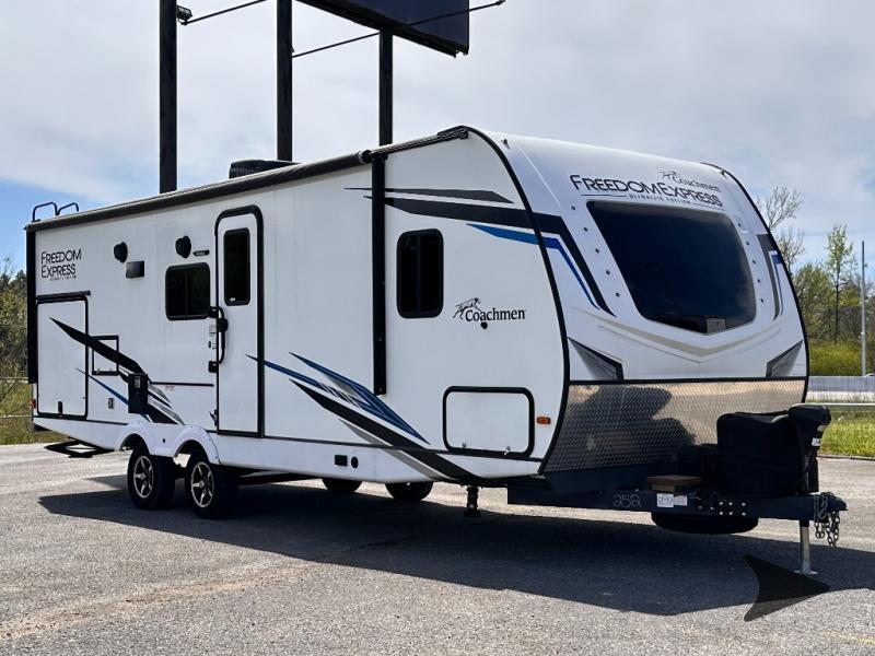 2022 Coachmen Rv Freedom Express Ultra Lite 252RBS in calera AL