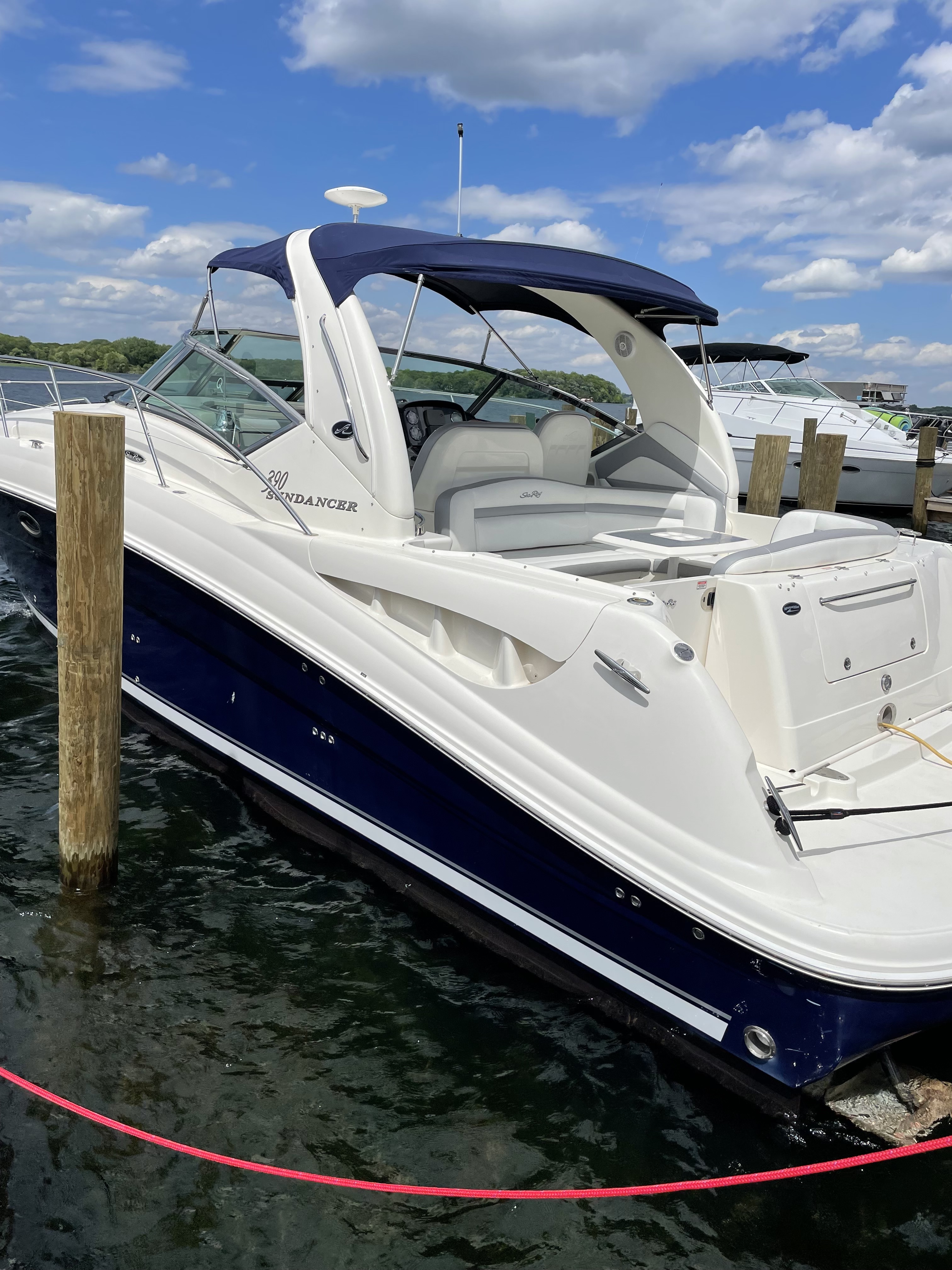 2005 Sea Ray 390 DA in excelsior MN