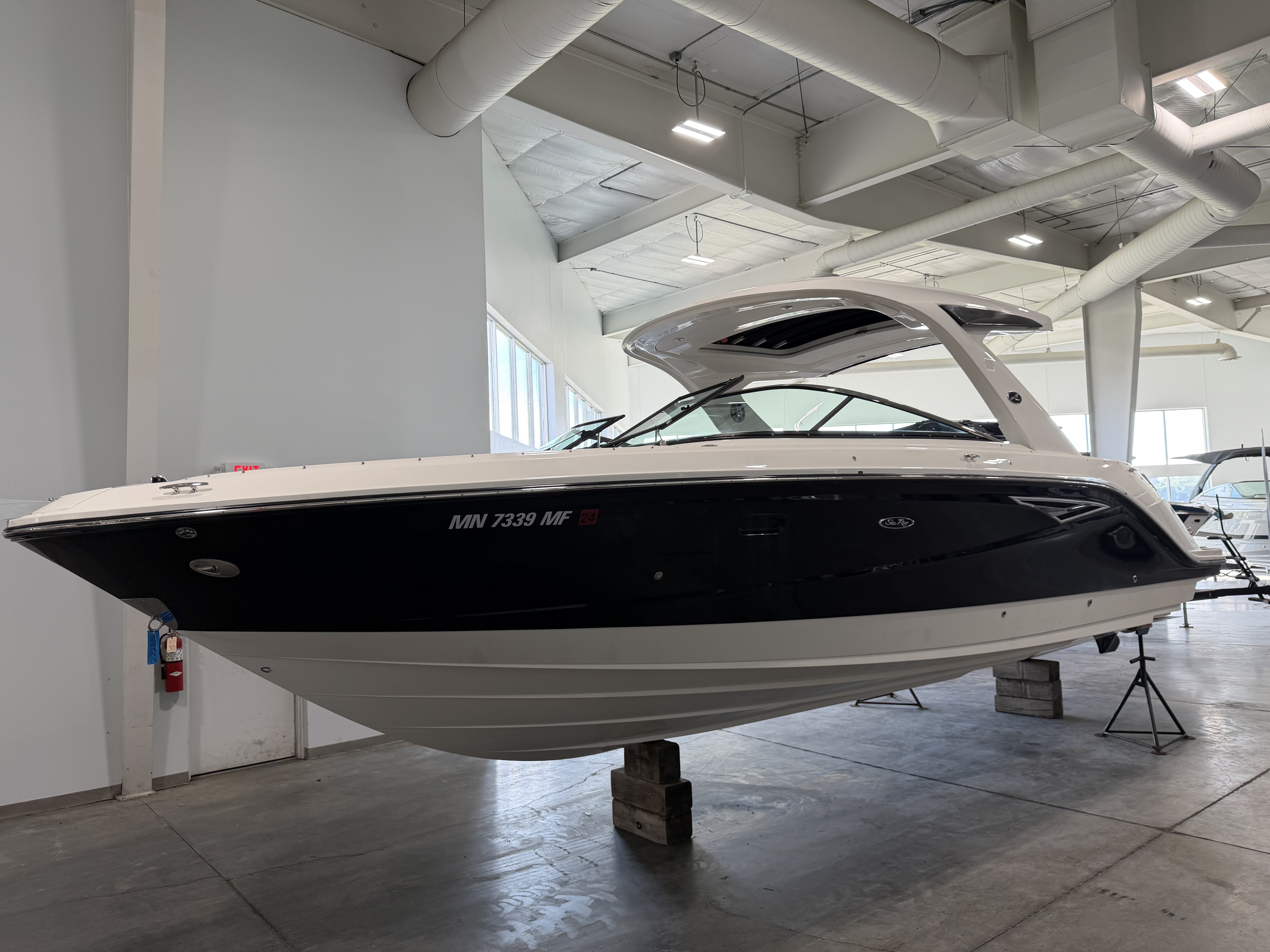 2022 Sea Ray 310 SLX W 230 in excelsior MN