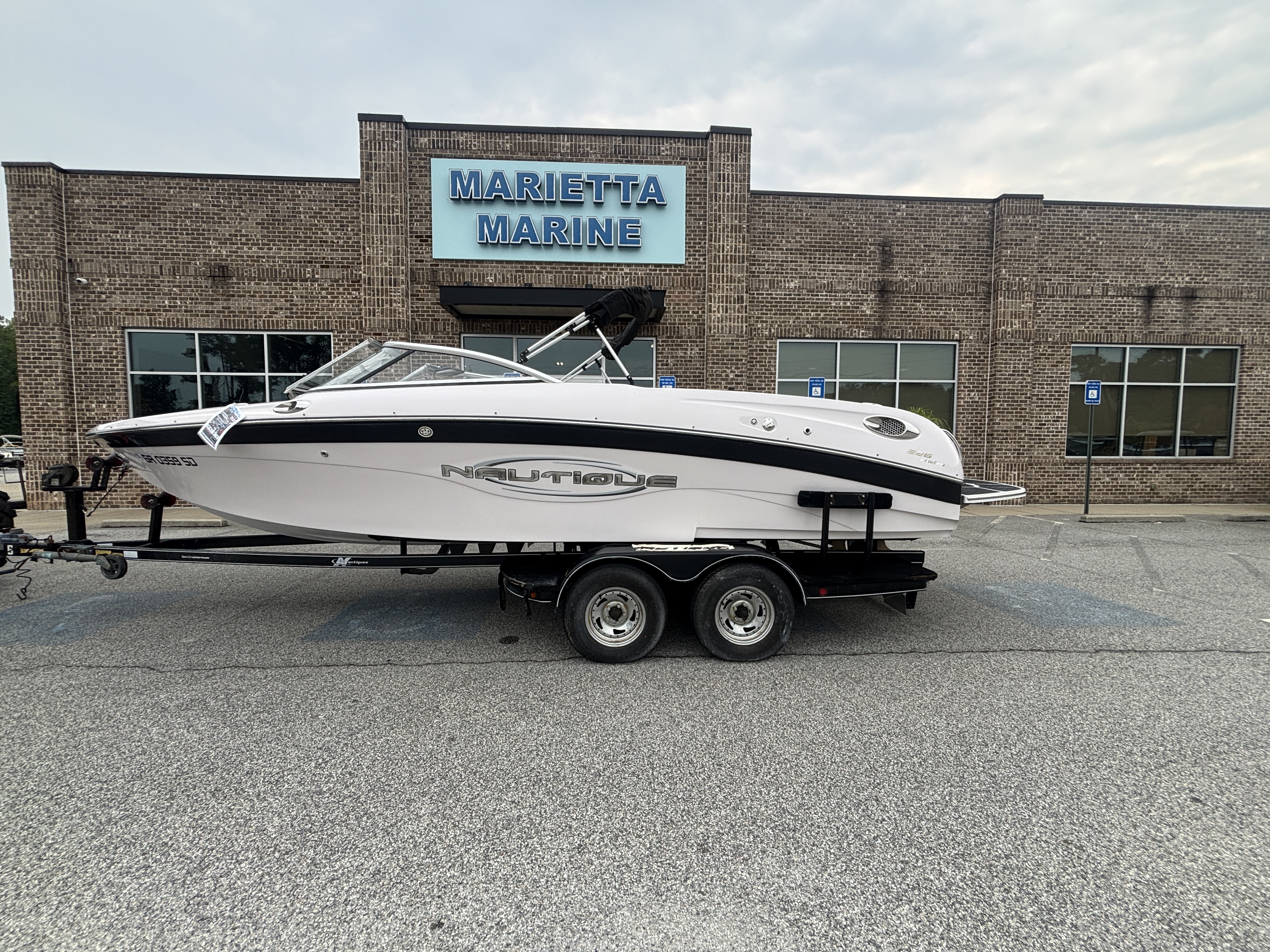 2006 Nautique 226LE w/PCM Excaliber 330HP Inboard Engine and Trailer in acworth GA