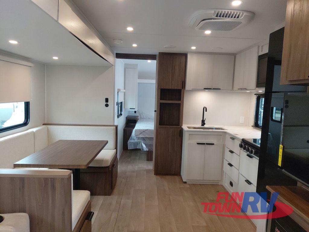 2026 Winnebago Access 27BH in orange TX