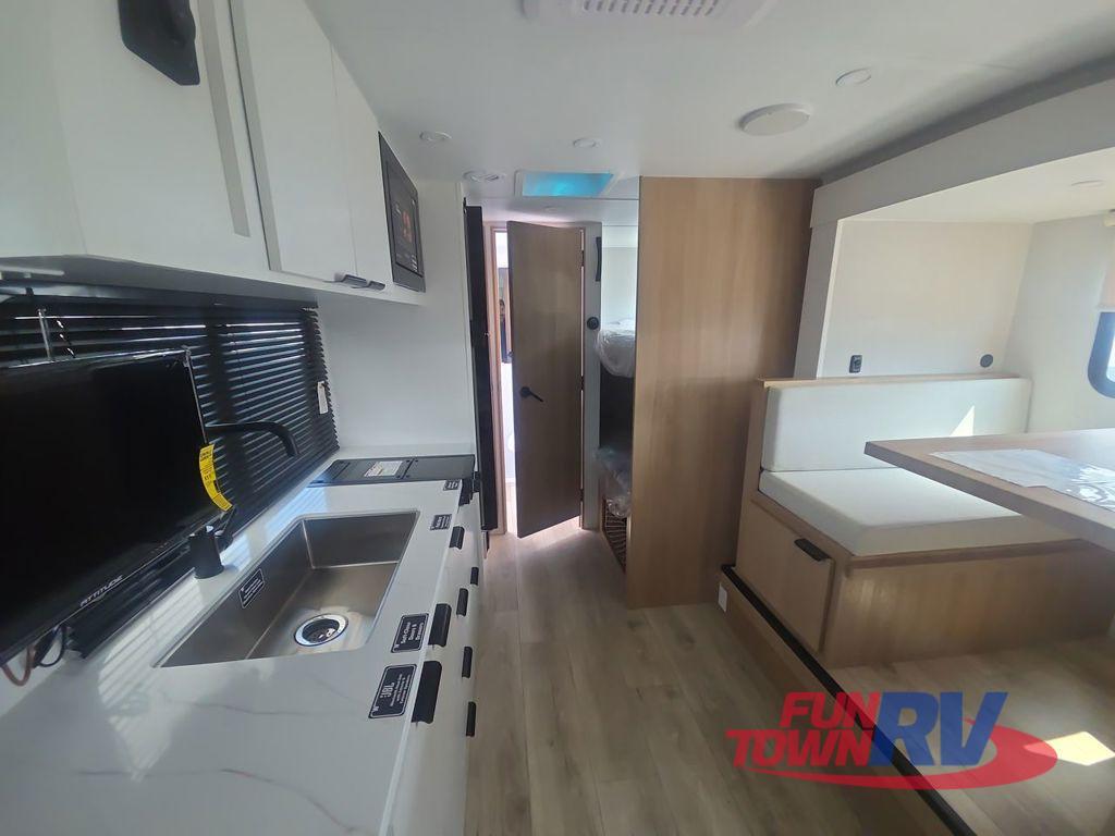 2026 Winnebago Micro Minnie 2200TBH in orange TX