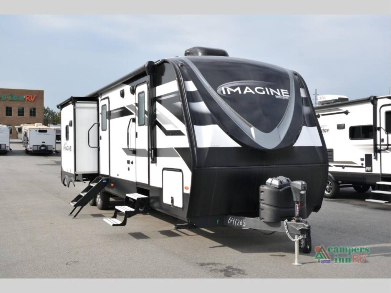 A photo of this 2022 Grand Design Imagine 3250BH