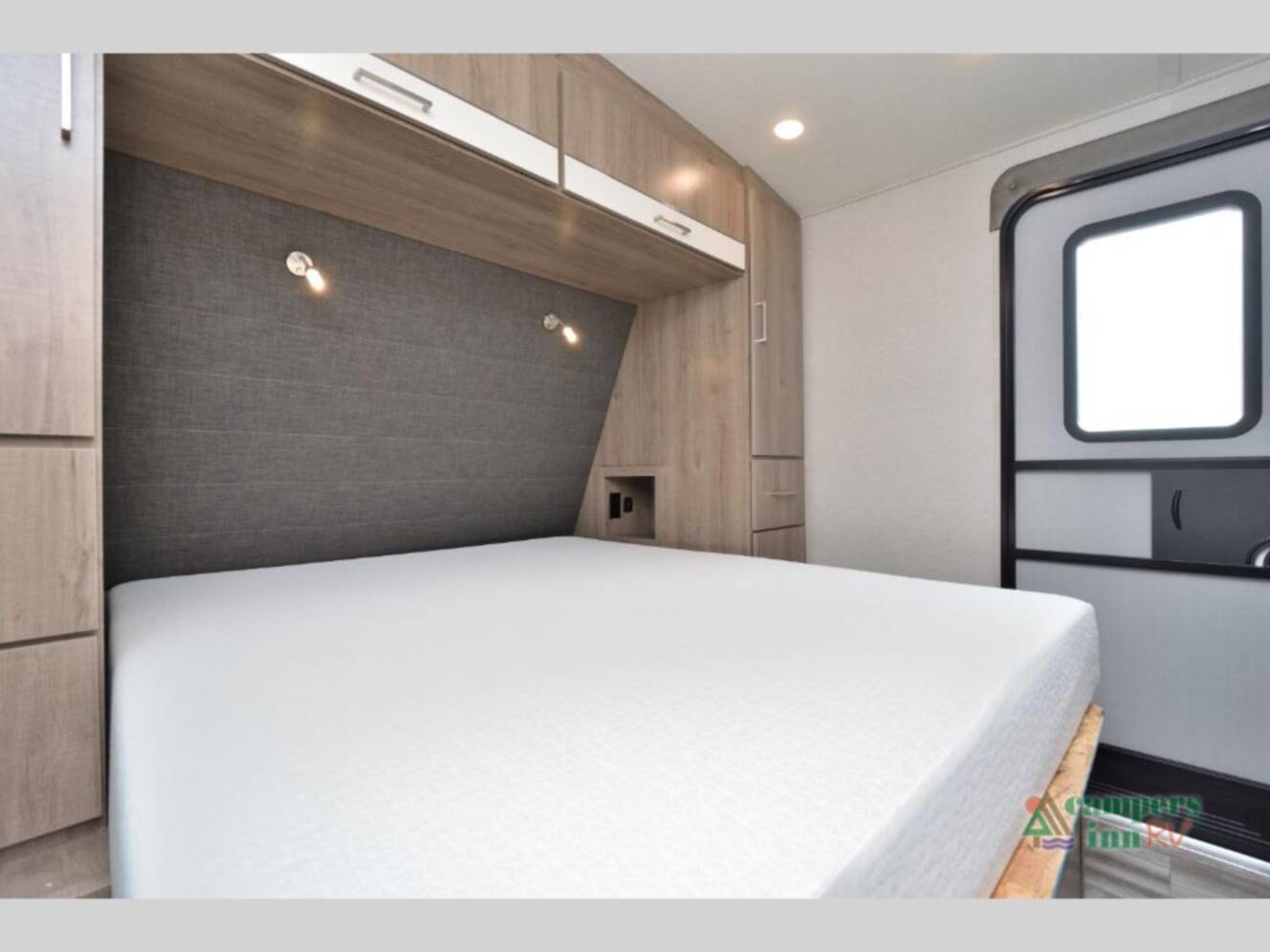 A photo of this 2022 Grand Design Imagine 3250BH