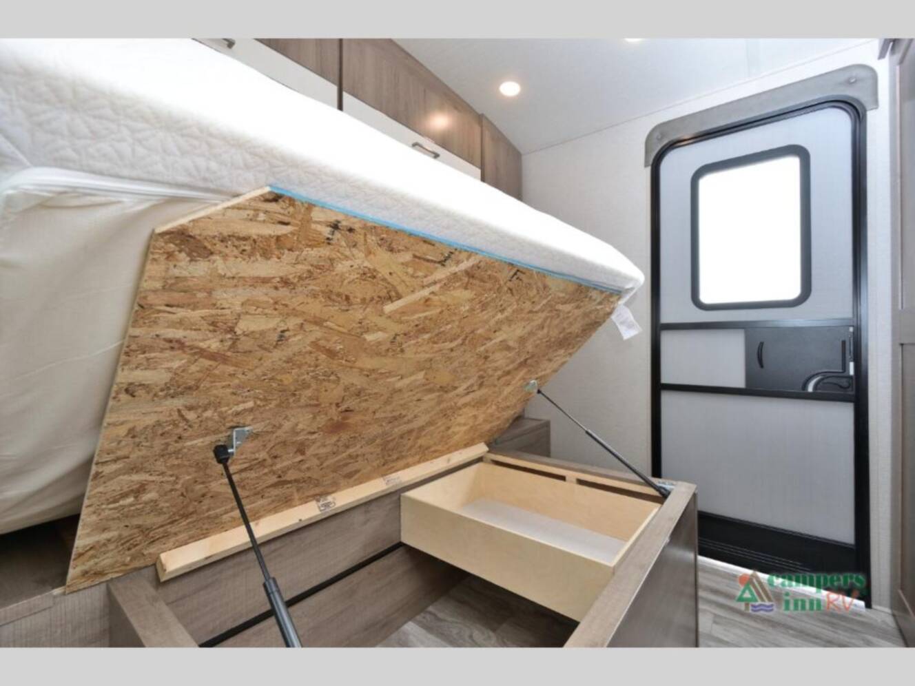 A photo of this 2022 Grand Design Imagine 3250BH