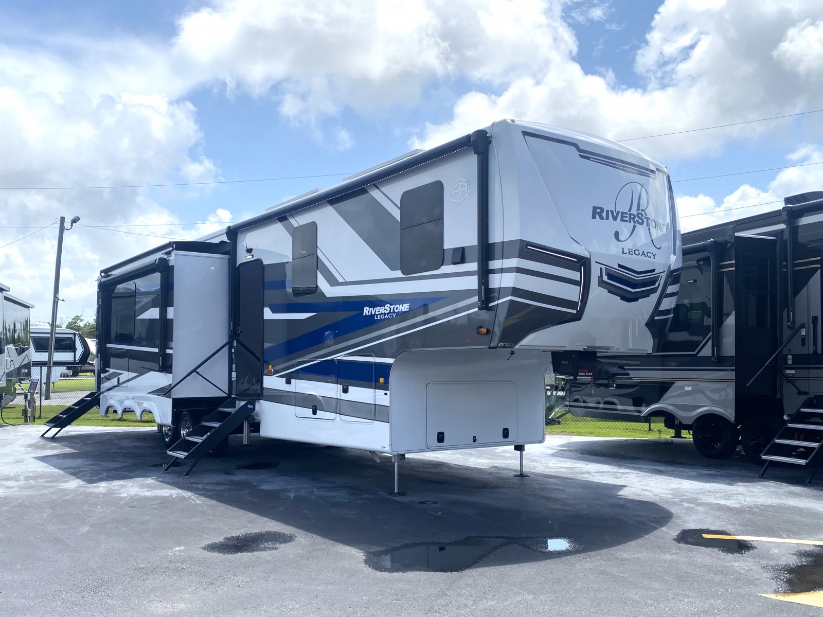 2025 Forest River Riverstone 44DBL in panama city FL