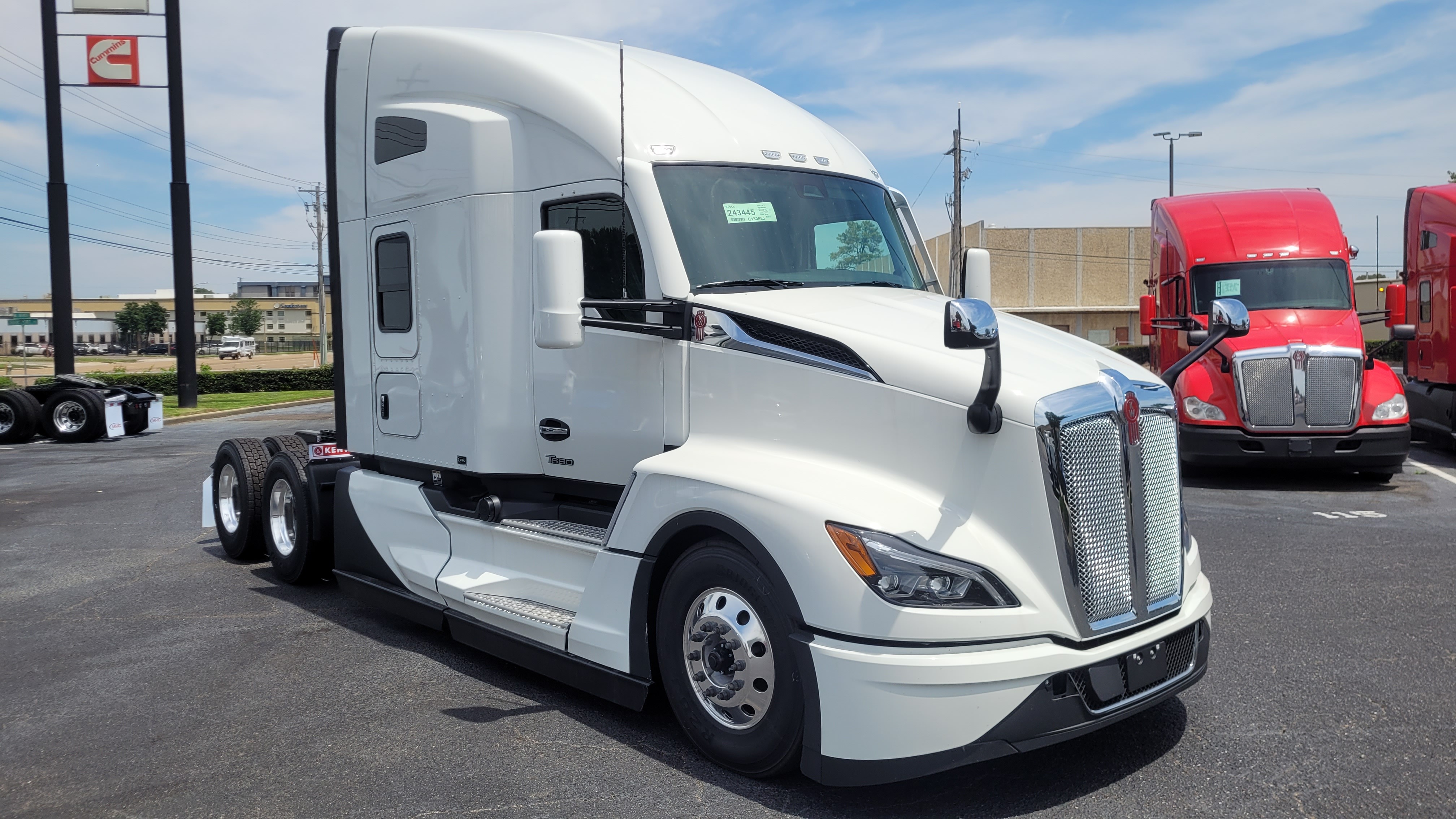 2027 KENWORTH T680 in Memphis, TN