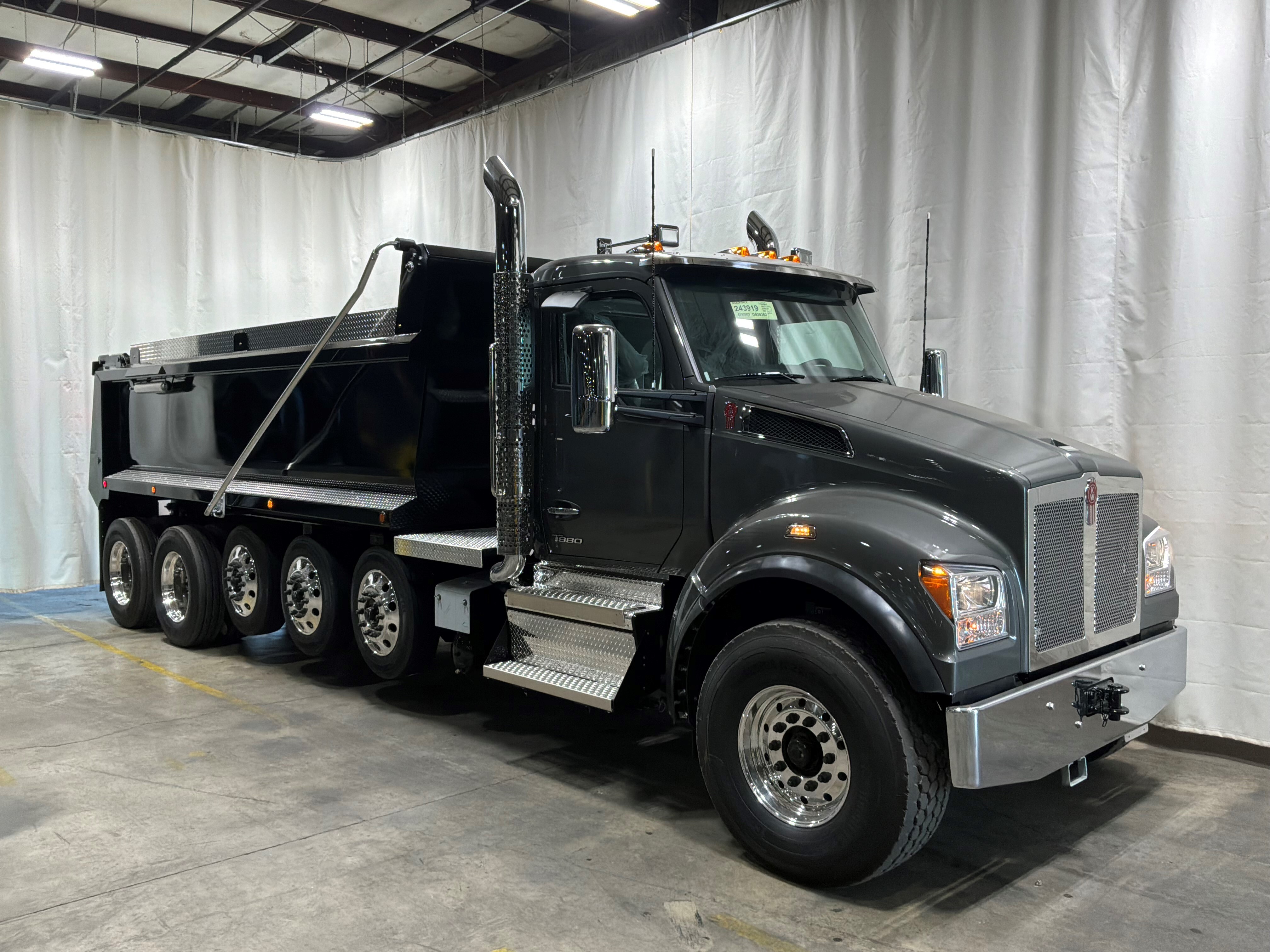 2027 KENWORTH T880 in Battleboro, NC