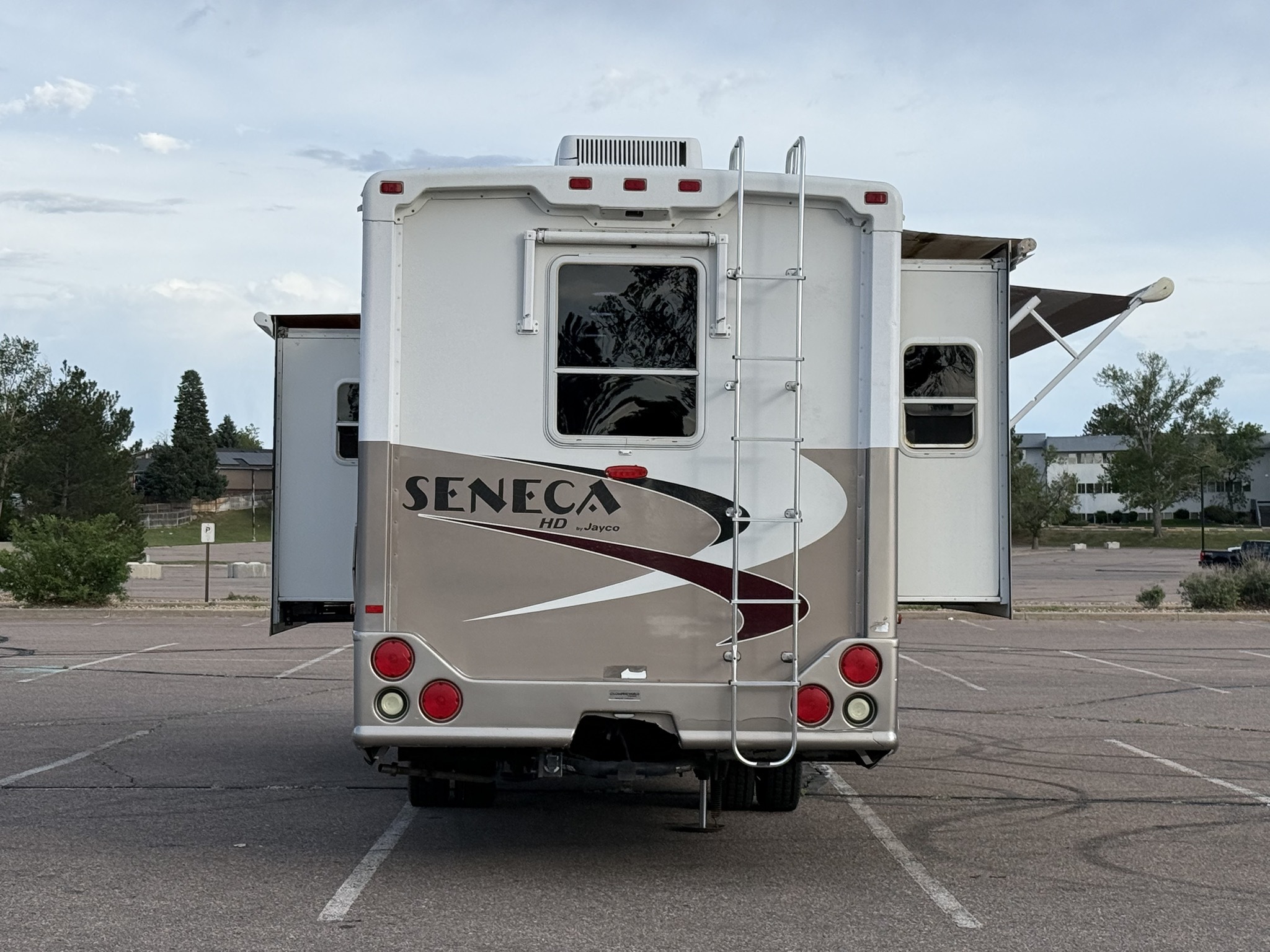 2005 Jayco SENECA HD 35 GS in aurora CO