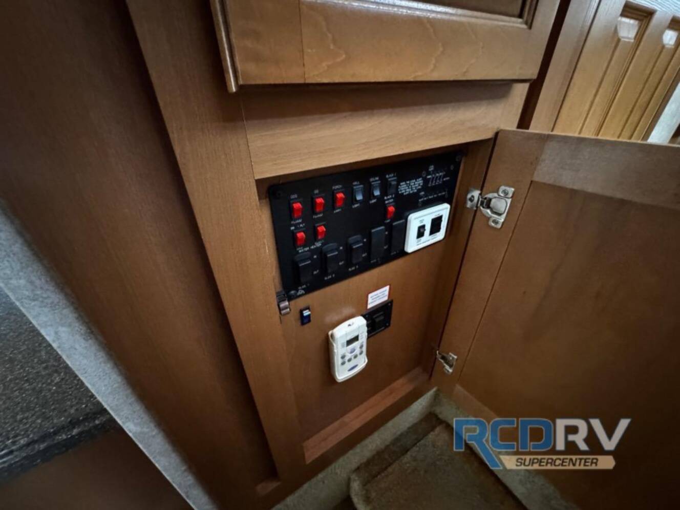 A photo of this 2009 Highland Ridge Rv Open Range 337RL