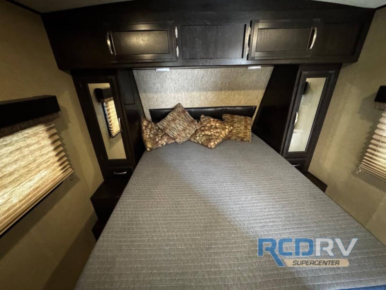 A photo of this 2018 Grand Design Imagine 2950RL