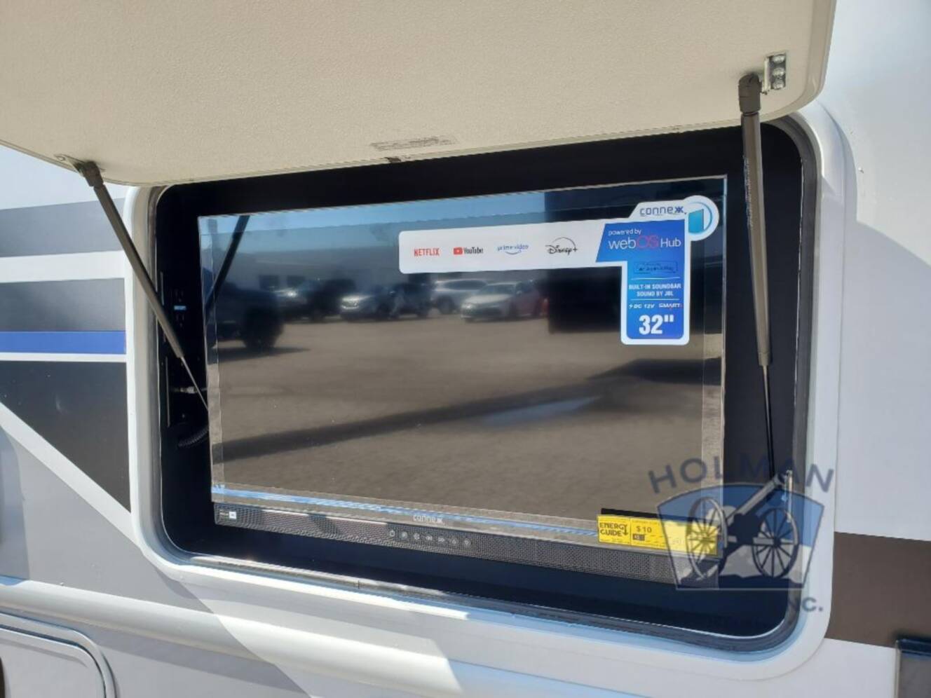 A photo of this 2027 Thor Motor Coach Quantum HS31