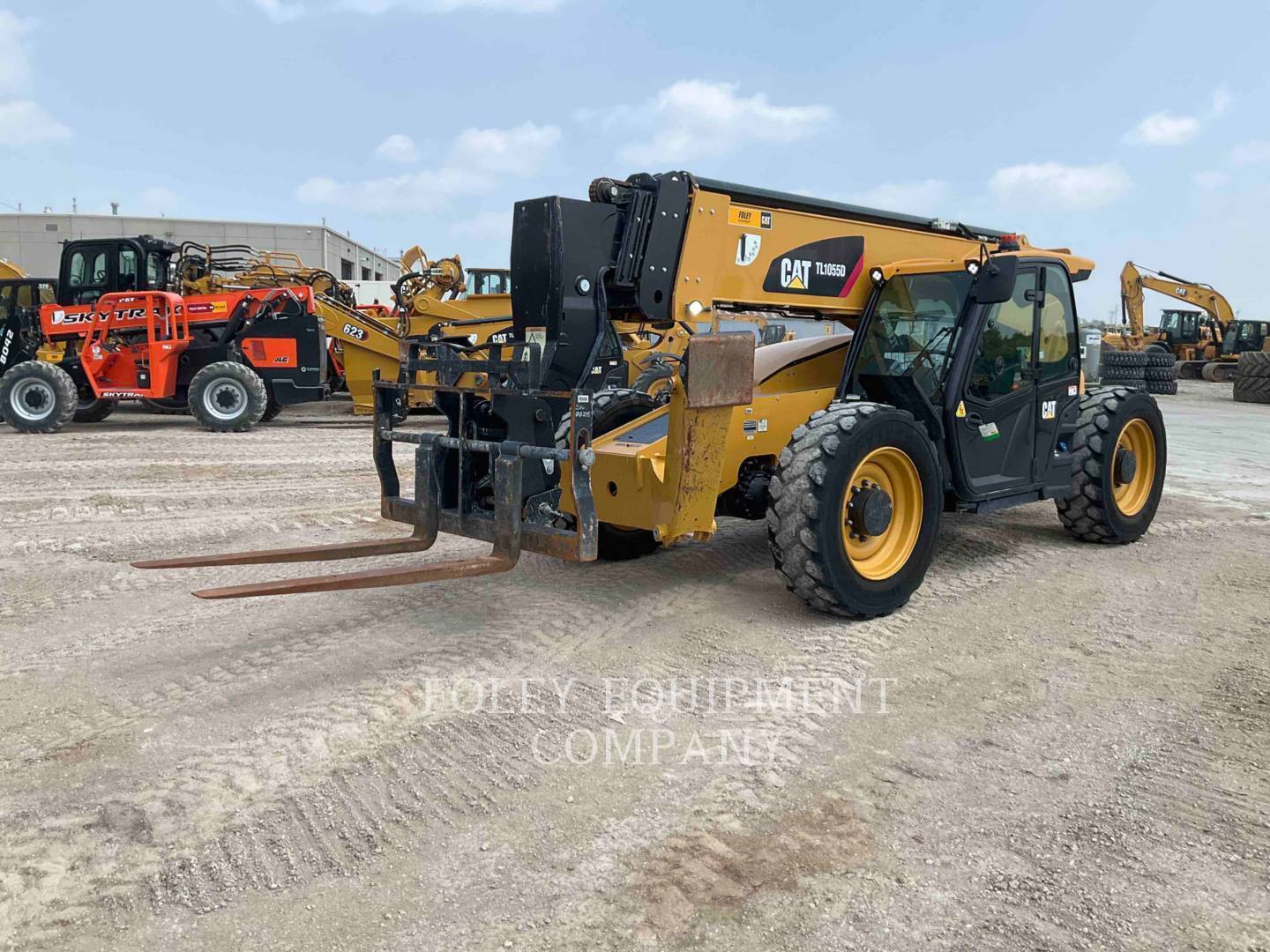 2021 CAT TL1055DC in Wichita, KS