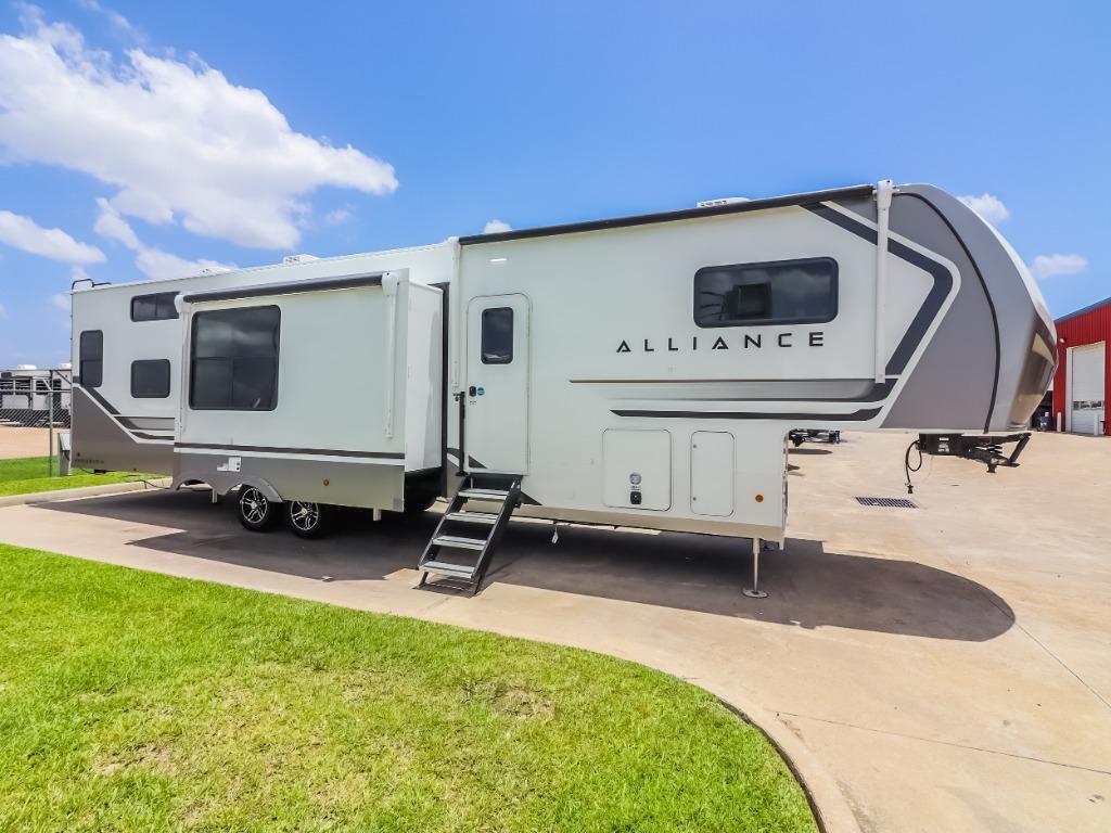 2027 Alliance Rv Paradigm 395DS in katy TX