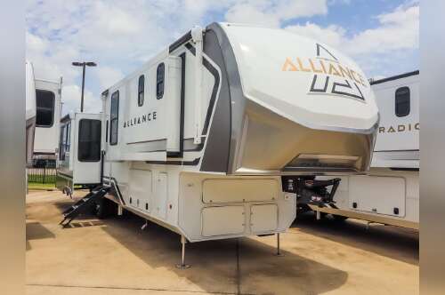 2027 Alliance Rv Paradigm 382RK in katy TX