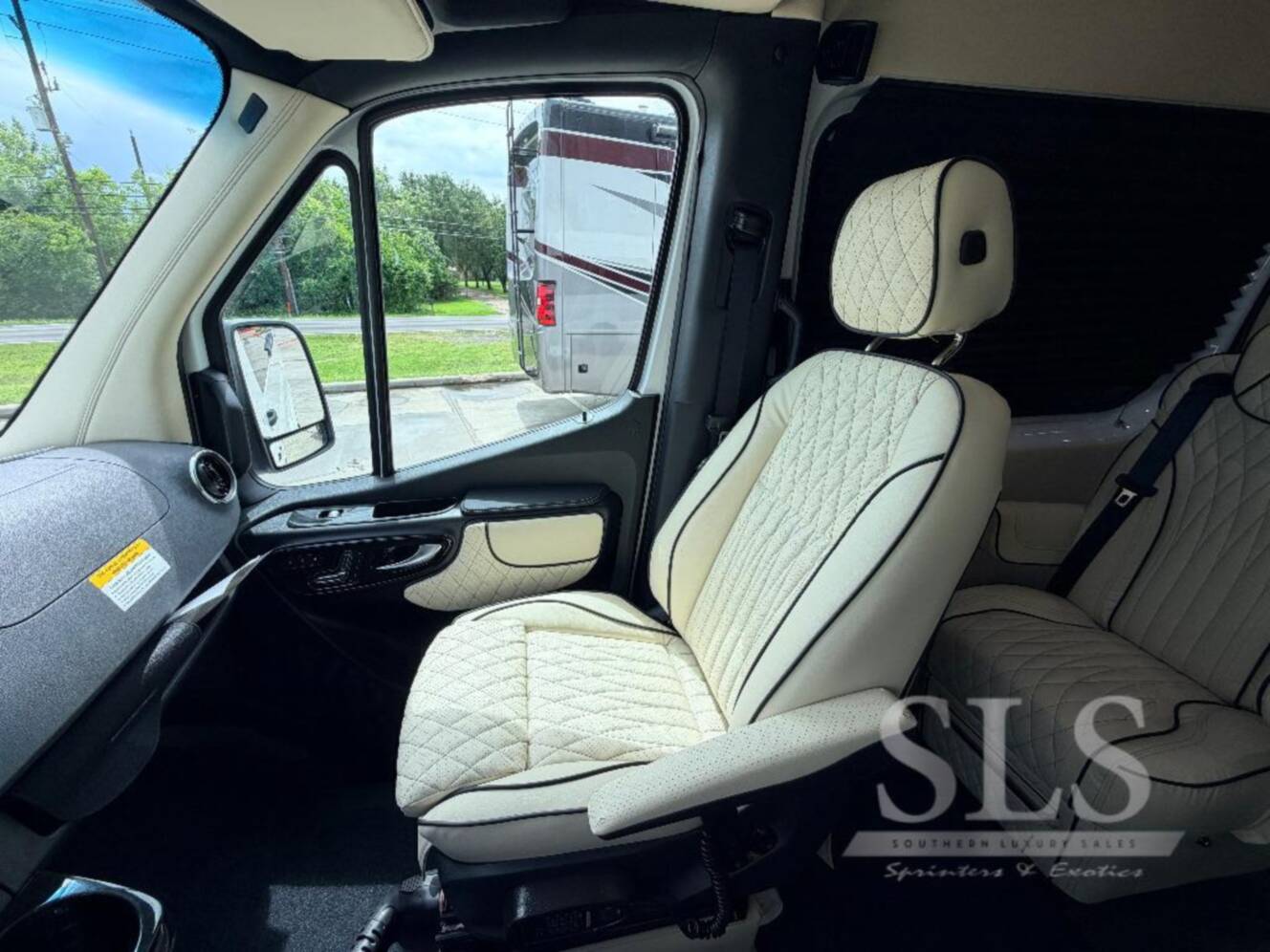 A photo of this 2026 Midwest Automotive Designs Luxe Cruiser Luxe Cruiser