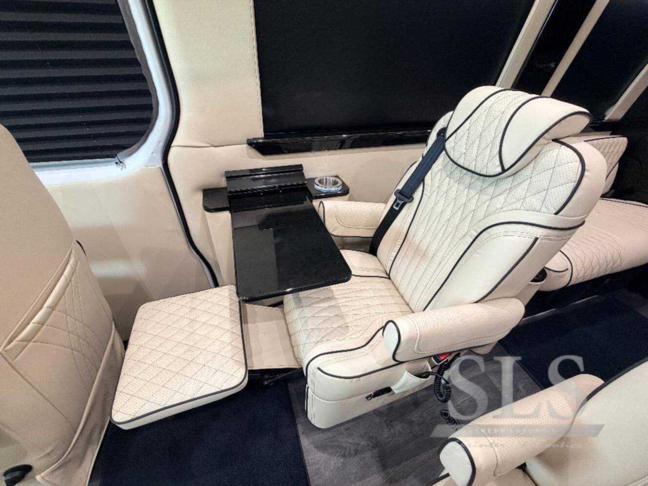 A photo of this 2026 Midwest Automotive Designs Luxe Cruiser Luxe Cruiser